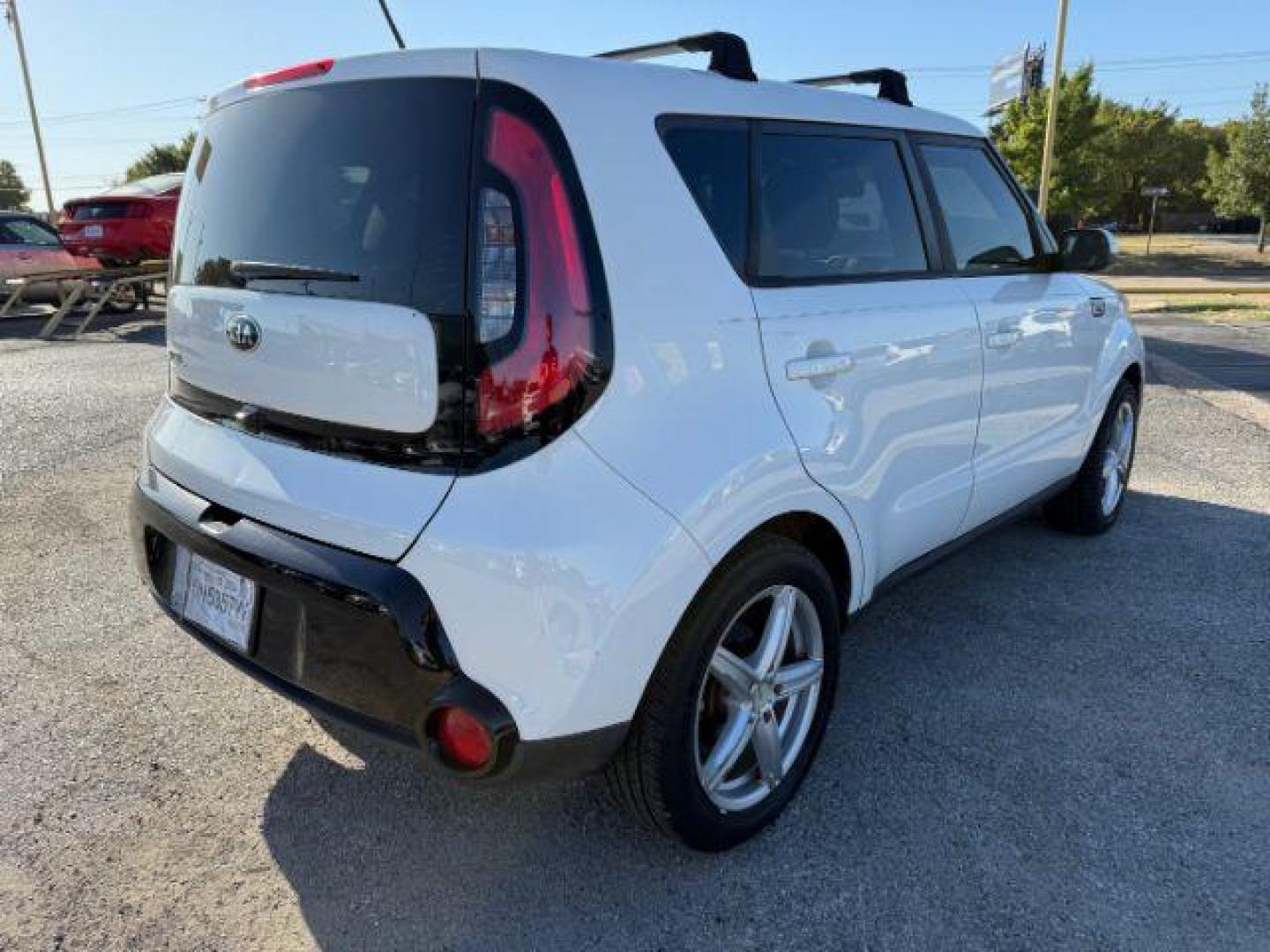 2016 WHITE Kia Soul + (KNDJP3A55G7) with an 2.0L L4 DOHC 16V engine, 6-Speed Automatic transmission, located at 2715 W Pioneer Pkwy, Arlington, TX, 76013, (817) 265-9009, 32.710262, -97.153236 - Photo#7