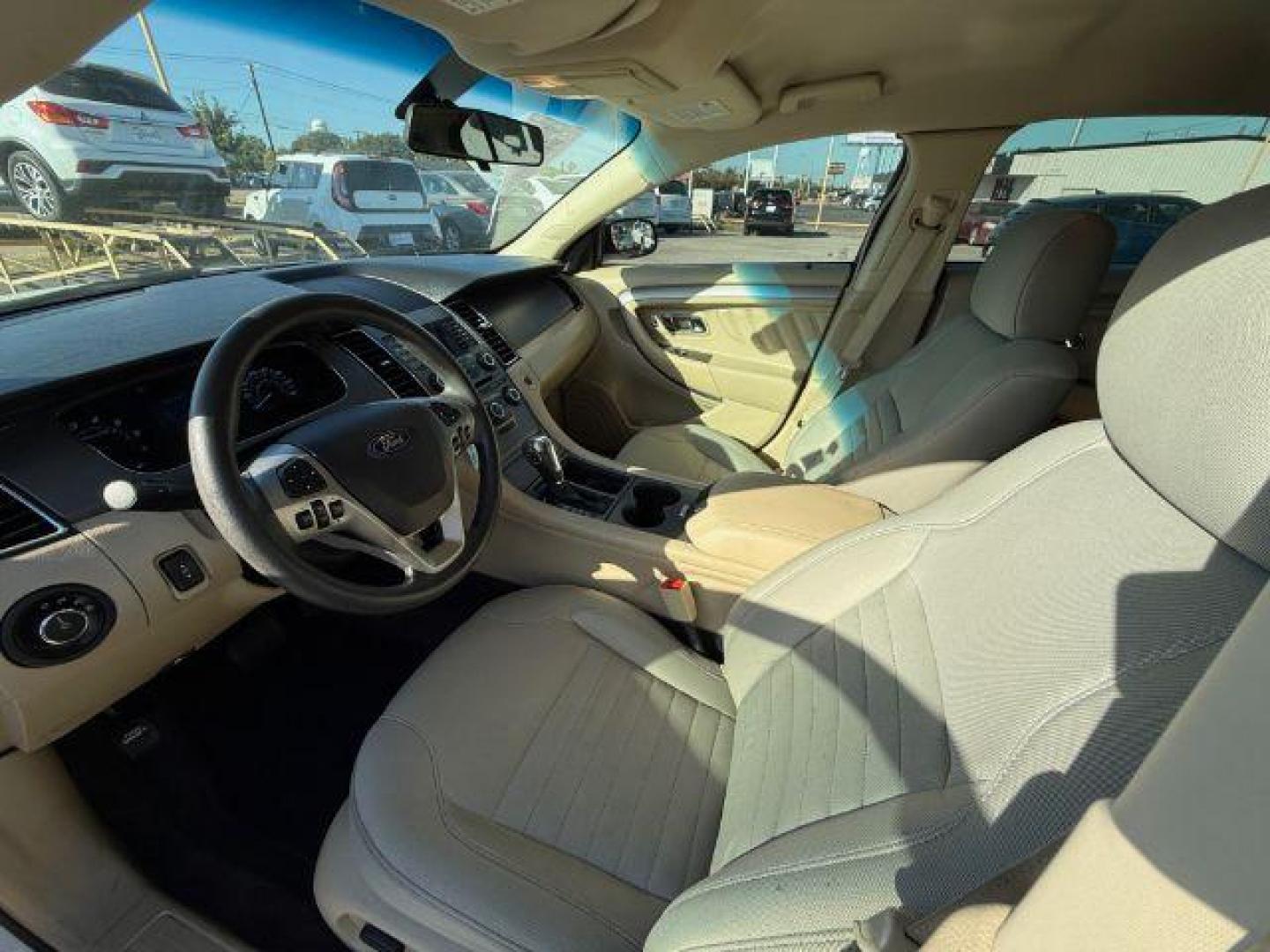 2016 WHITE Ford Taurus SE FWD (1FAHP2D88GG) with an 3.5L V6 DOHC 24V engine, 6-Speed Automatic transmission, located at 2715 W Pioneer Pkwy, Arlington, TX, 76013, (817) 265-9009, 32.710262, -97.153236 - Photo#14