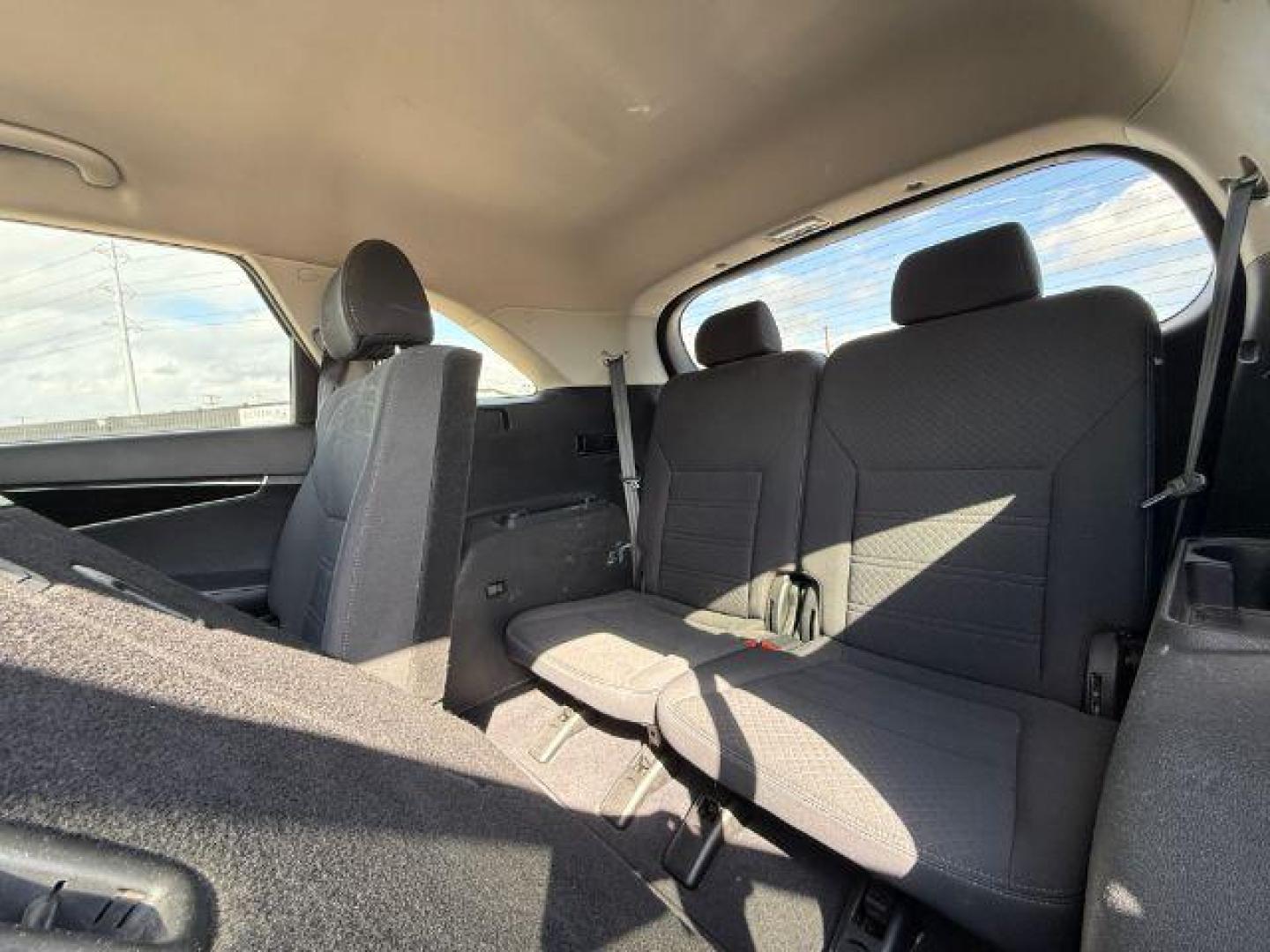 2019 BLACK Kia Sorento LX 2WD (5XYPG4A30KG) with an 2.4L L4 DOHC 16V engine, 6-Speed Automatic transmission, located at 2715 W Pioneer Pkwy, Arlington, TX, 76013, (817) 265-9009, 32.710262, -97.153236 - Photo#12