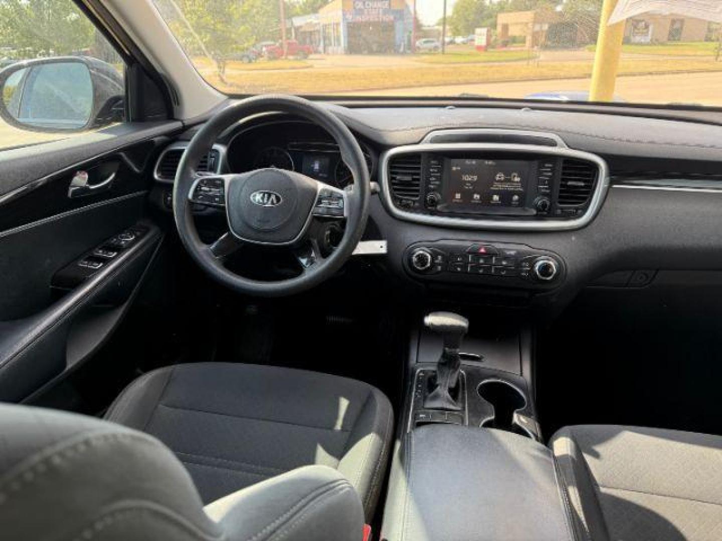 2019 BLACK Kia Sorento LX 2WD (5XYPG4A30KG) with an 2.4L L4 DOHC 16V engine, 6-Speed Automatic transmission, located at 2715 W Pioneer Pkwy, Arlington, TX, 76013, (817) 265-9009, 32.710262, -97.153236 - Photo#14