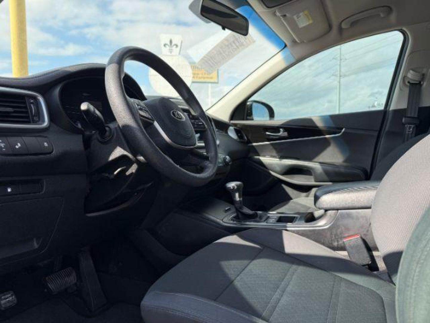 2019 BLACK Kia Sorento LX 2WD (5XYPG4A30KG) with an 2.4L L4 DOHC 16V engine, 6-Speed Automatic transmission, located at 2715 W Pioneer Pkwy, Arlington, TX, 76013, (817) 265-9009, 32.710262, -97.153236 - Photo#16