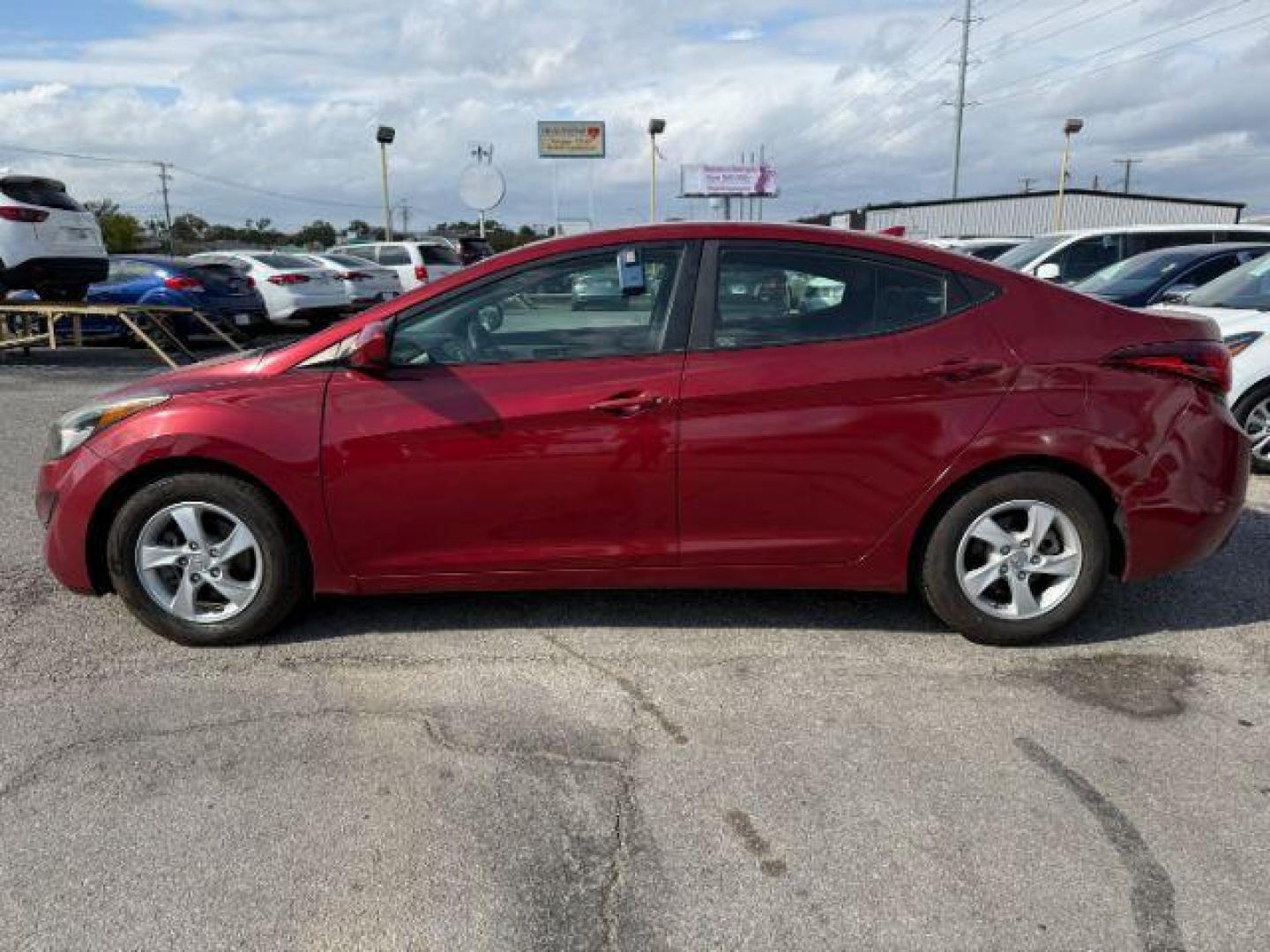 2014 RED Hyundai Elantra SE (5NPDH4AE1EH) , located at 2715 W Pioneer Pkwy, Arlington, TX, 76013, (817) 265-9009, 32.710262, -97.153236 - Photo#1
