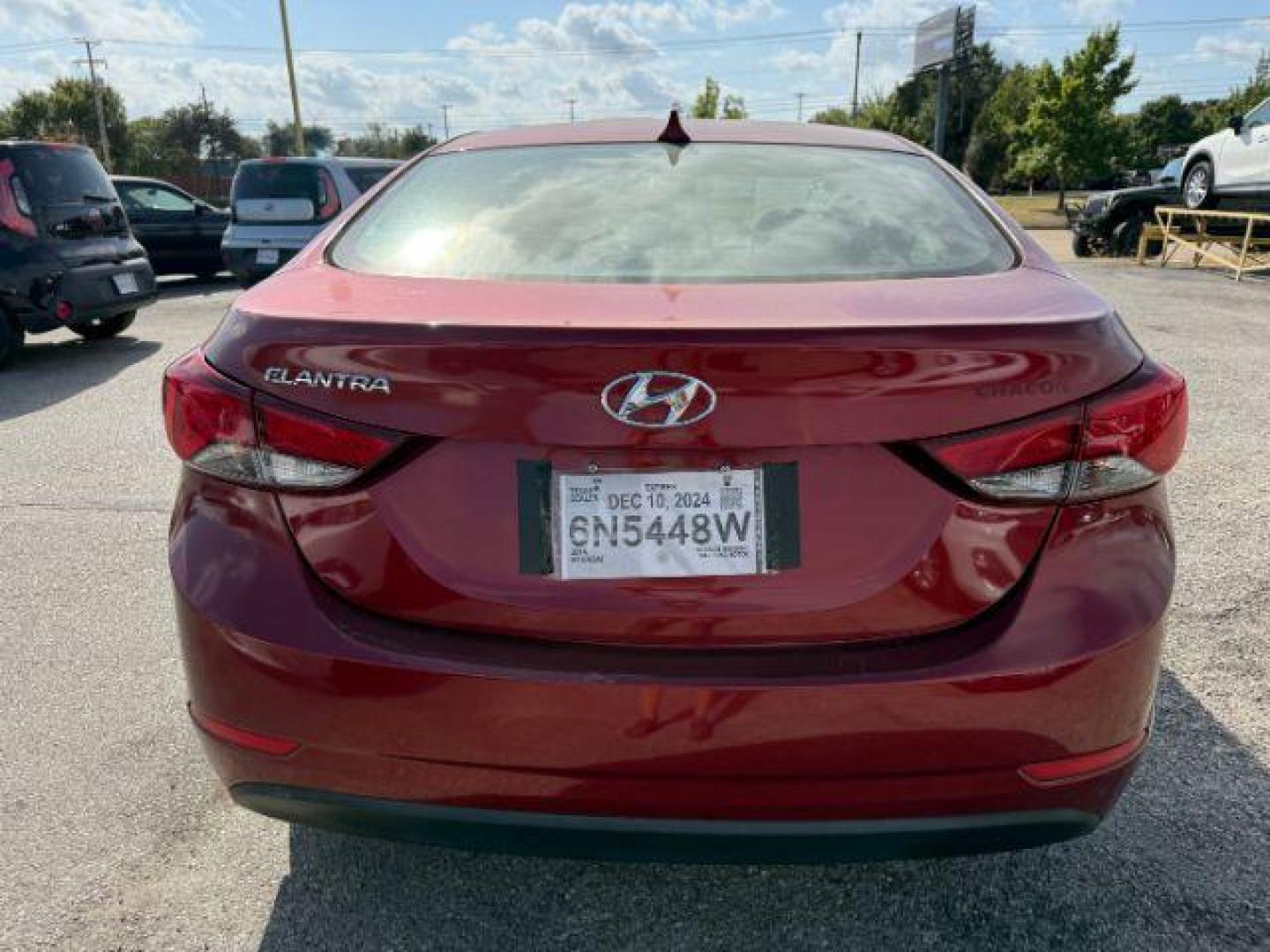2014 RED Hyundai Elantra SE (5NPDH4AE1EH) , located at 2715 W Pioneer Pkwy, Arlington, TX, 76013, (817) 265-9009, 32.710262, -97.153236 - Photo#6