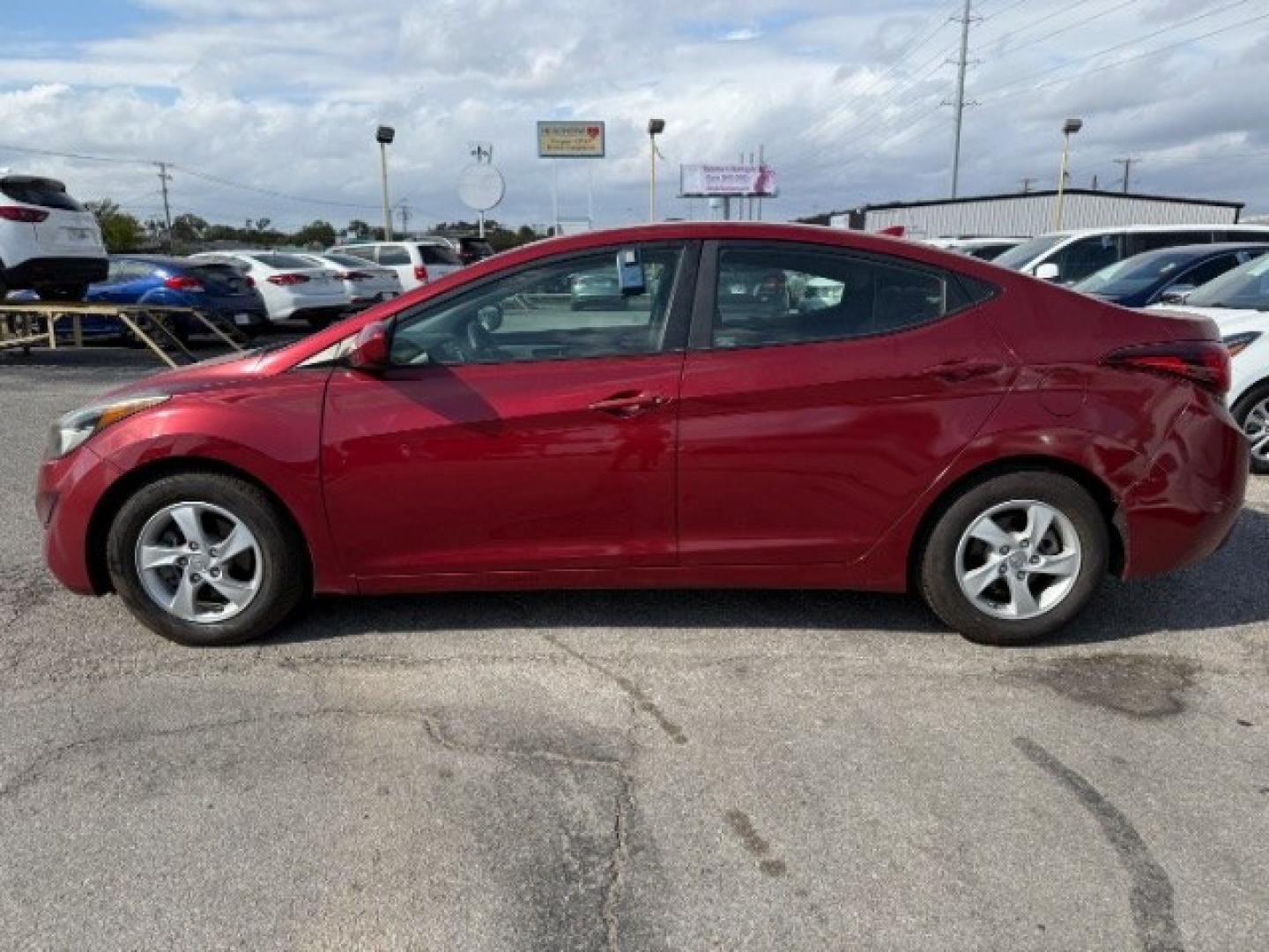 2014 RED Hyundai Elantra SE (5NPDH4AE1EH) , located at 2715 W Pioneer Pkwy, Arlington, TX, 76013, (817) 265-9009, 32.710262, -97.153236- Photo#1