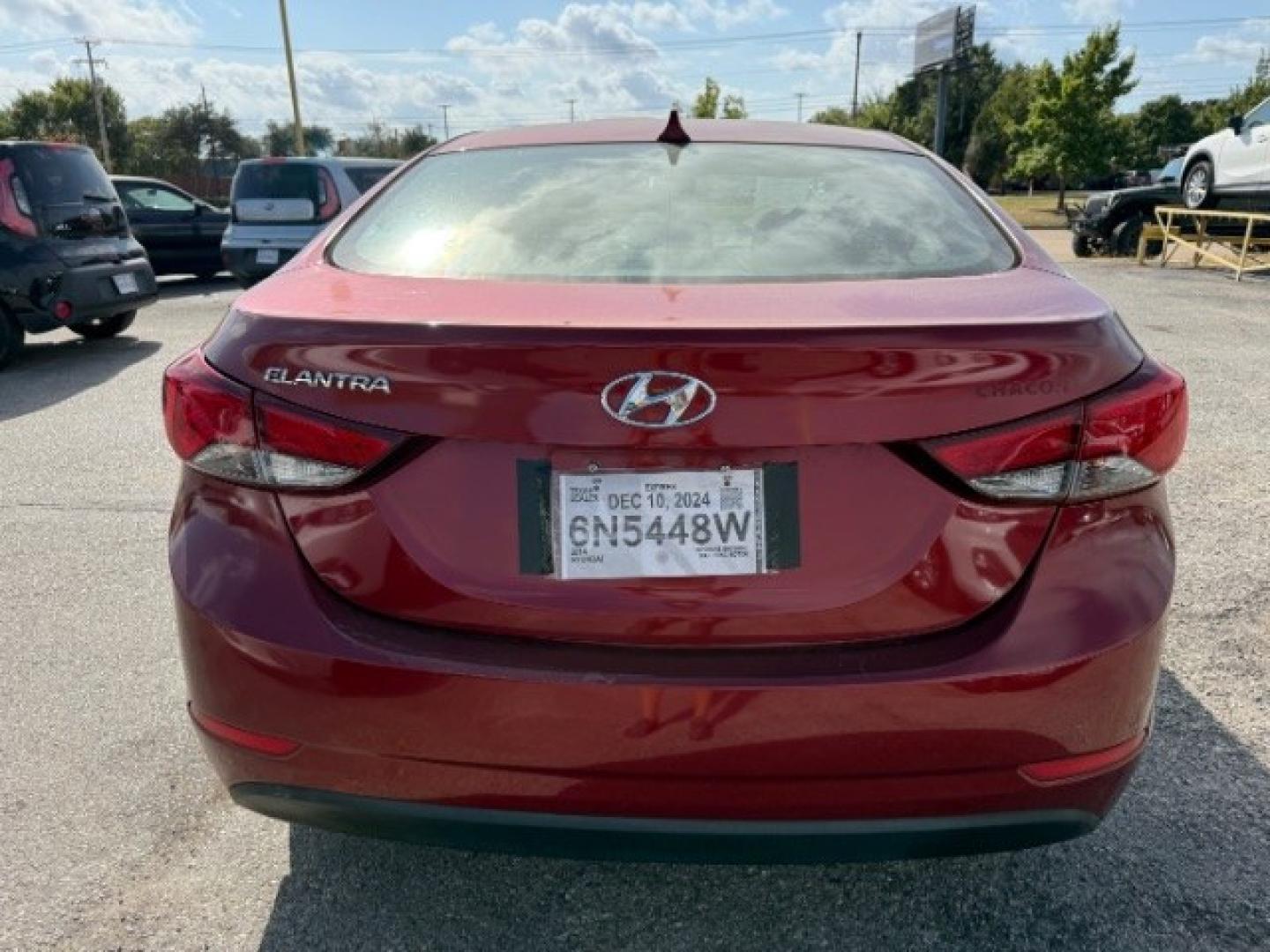 2014 RED Hyundai Elantra SE (5NPDH4AE1EH) , located at 2715 W Pioneer Pkwy, Arlington, TX, 76013, (817) 265-9009, 32.710262, -97.153236- Photo#5