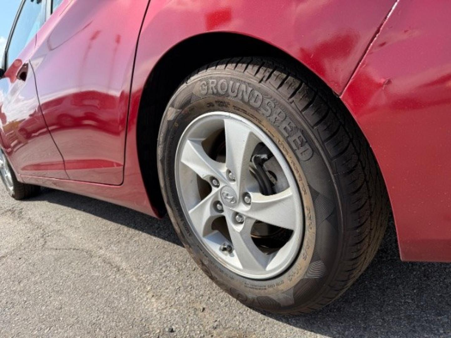 2014 RED Hyundai Elantra SE (5NPDH4AE1EH) , located at 2715 W Pioneer Pkwy, Arlington, TX, 76013, (817) 265-9009, 32.710262, -97.153236- Photo#6