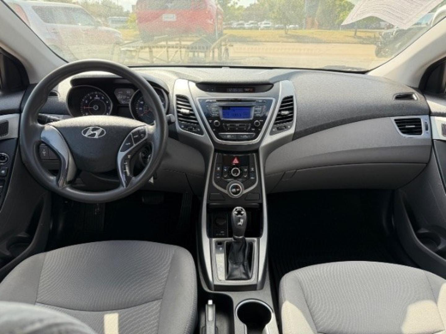 2014 RED Hyundai Elantra SE (5NPDH4AE1EH) , located at 2715 W Pioneer Pkwy, Arlington, TX, 76013, (817) 265-9009, 32.710262, -97.153236- Photo#10