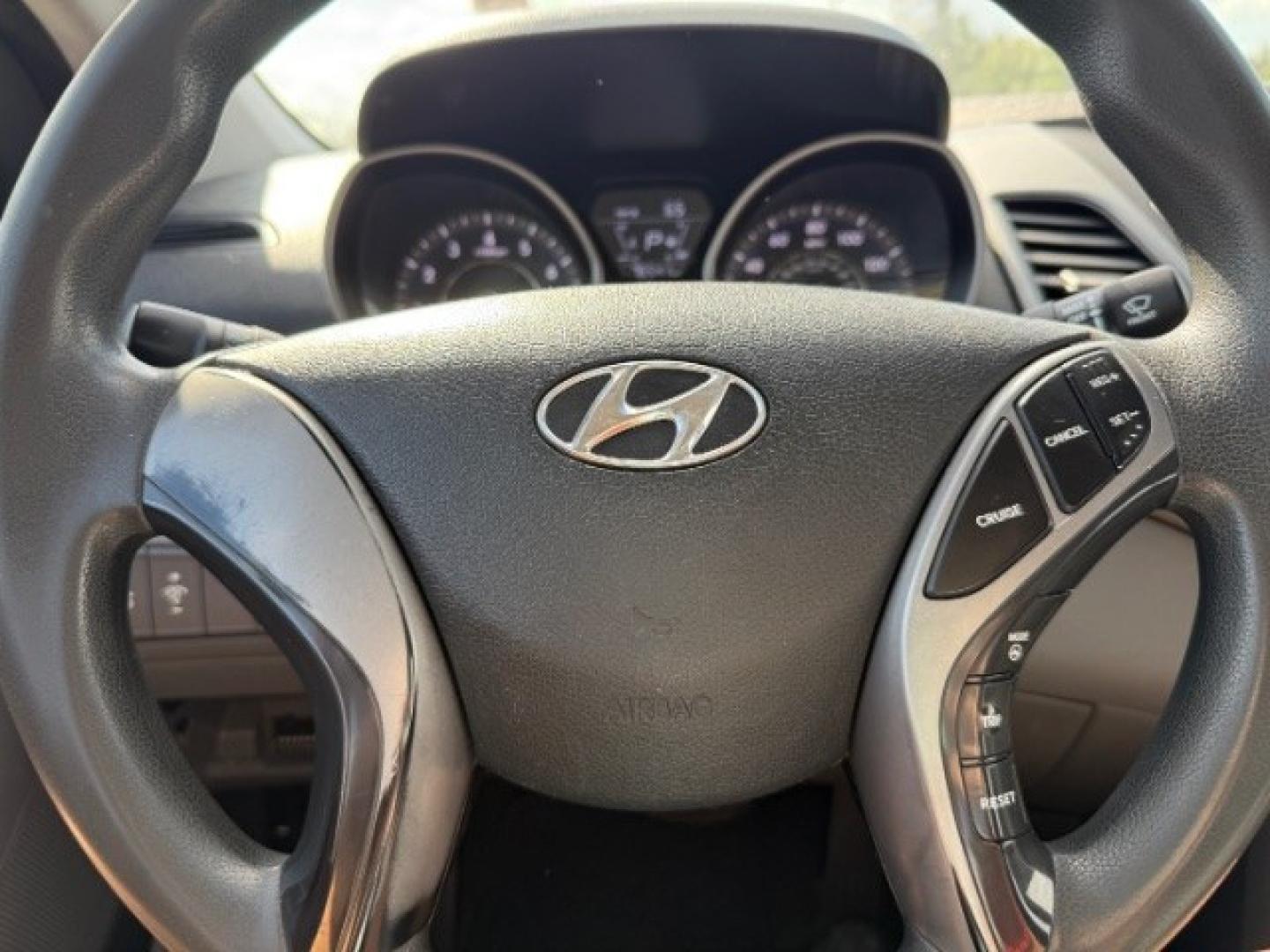 2014 RED Hyundai Elantra SE (5NPDH4AE1EH) , located at 2715 W Pioneer Pkwy, Arlington, TX, 76013, (817) 265-9009, 32.710262, -97.153236- Photo#17