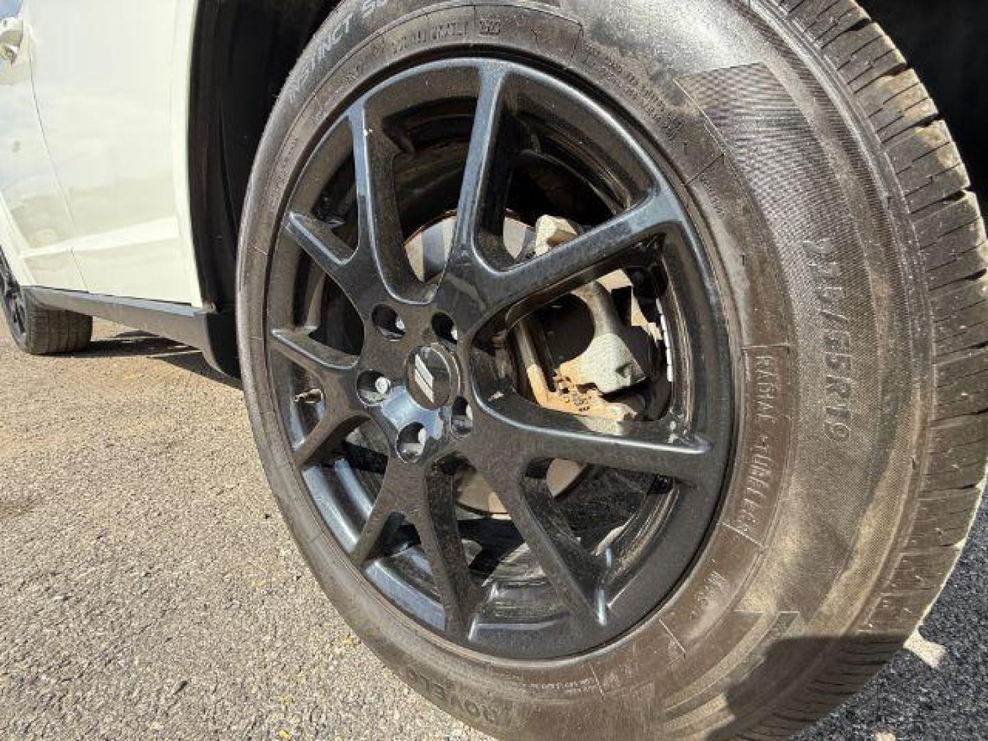 2019 WHITE Dodge Journey SE (3C4PDCBB1KT) with an 2.4L L6 DOHC 16V engine, 6-Speed Automatic transmission, located at 2715 W Pioneer Pkwy, Arlington, TX, 76013, (817) 265-9009, 32.710262, -97.153236 - Photo#10