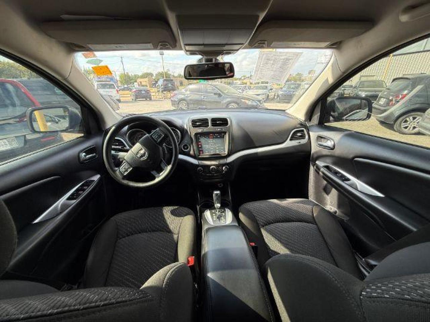 2019 WHITE Dodge Journey SE (3C4PDCBB1KT) with an 2.4L L6 DOHC 16V engine, 6-Speed Automatic transmission, located at 2715 W Pioneer Pkwy, Arlington, TX, 76013, (817) 265-9009, 32.710262, -97.153236 - Photo#13