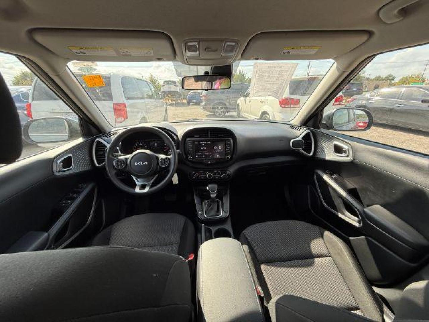 2022 GRAY Kia Soul LX CVT (KNDJ23AU1N7) with an 2.0L L4 DOHC 16V engine, Continuously Variable Transmission transmission, located at 2715 W Pioneer Pkwy, Arlington, TX, 76013, (817) 265-9009, 32.710262, -97.153236 - Photo#13