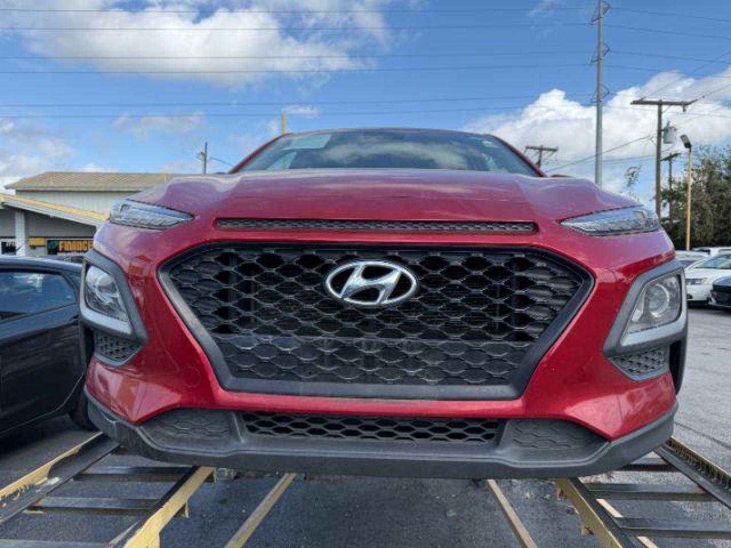 2019 RED Hyundai Kona SE (KM8K12AA9KU) with an 2.0L L4 DOHC 16V engine, 6-Speed Automatic transmission, located at 2715 W Pioneer Pkwy, Arlington, TX, 76013, (817) 265-9009, 32.710262, -97.153236 - Photo#4