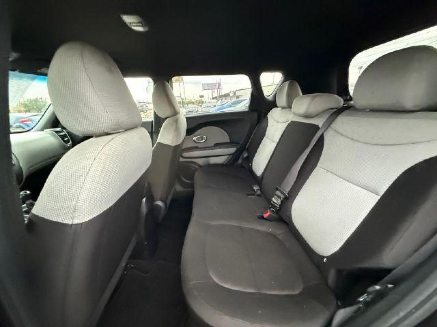 2016 BLACK Kia Soul Base 6A (KNDJN2A21G7) with an 1.6L L4 DOHC 16V engine, 6-Speed Automatic transmission, located at 2715 W Pioneer Pkwy, Arlington, TX, 76013, (817) 265-9009, 32.710262, -97.153236 - Photo#11