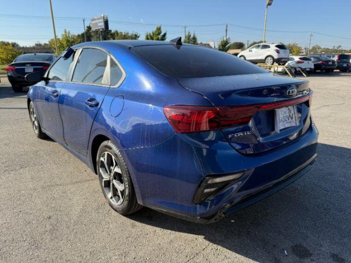 2019 BLUE Kia Forte LXS (3KPF24AD6KE) , located at 2715 W Pioneer Pkwy, Arlington, TX, 76013, (817) 265-9009, 32.710262, -97.153236 - Photo#9