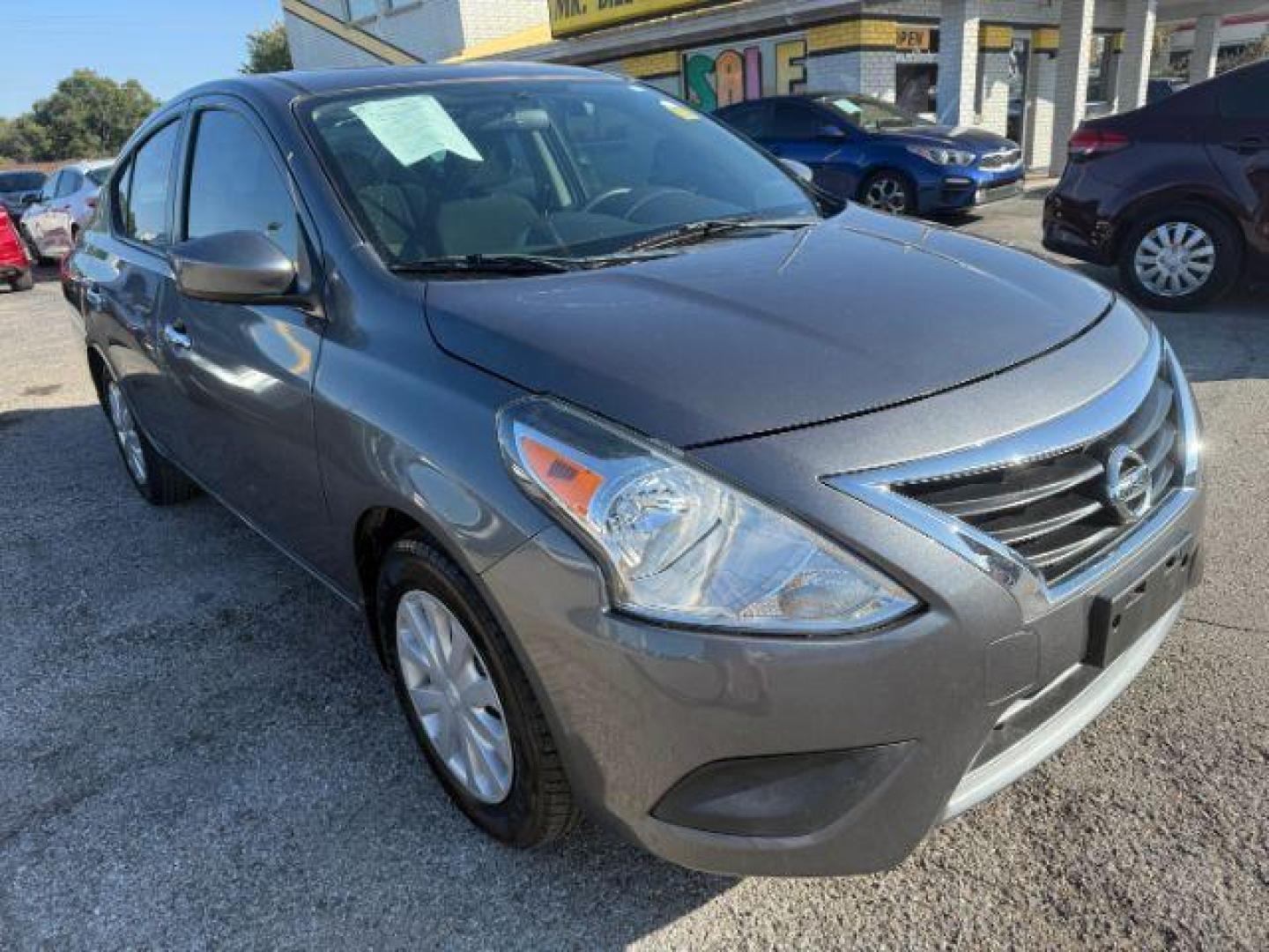 2018 GRAY Nissan Versa 1.6 SV Sedan (3N1CN7AP5JL) with an 1.6L L4 DOHC 16V engine, Continuously Variable Transmission transmission, located at 2715 W Pioneer Pkwy, Arlington, TX, 76013, (817) 265-9009, 32.710262, -97.153236 - Photo#5