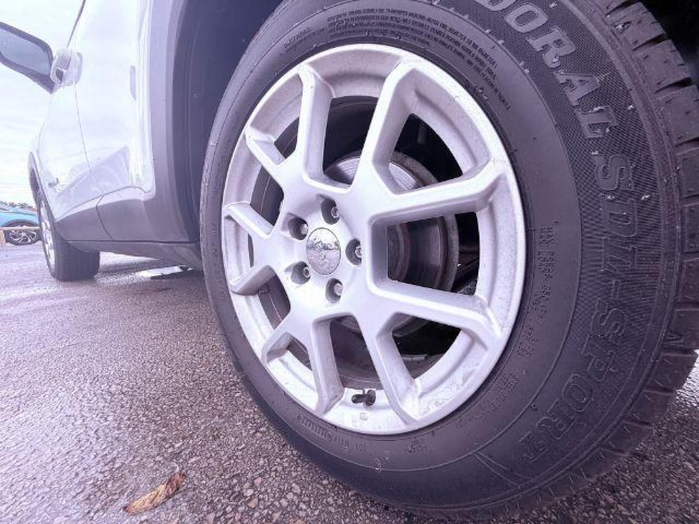 2020 WHITE Jeep Renegade Sport (ZACNJAAB8LP) with an 2.4L L4 DOHC 16V engine, 9-Speed Automatic transmission, located at 2715 W Pioneer Pkwy, Arlington, TX, 76013, (817) 265-9009, 32.710262, -97.153236 - Photo#9