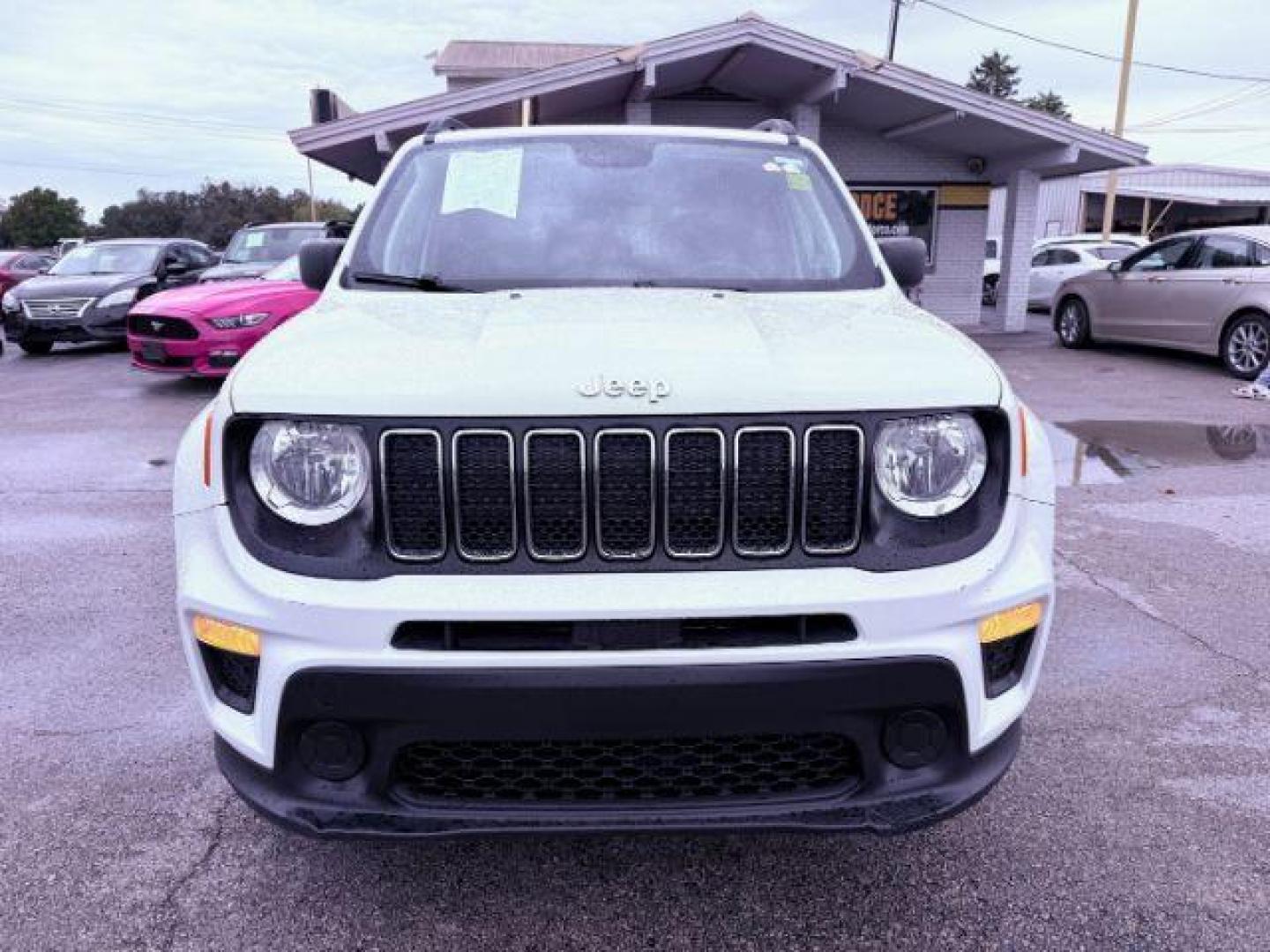 2020 WHITE Jeep Renegade Sport (ZACNJAAB8LP) with an 2.4L L4 DOHC 16V engine, 9-Speed Automatic transmission, located at 2715 W Pioneer Pkwy, Arlington, TX, 76013, (817) 265-9009, 32.710262, -97.153236 - Photo#3
