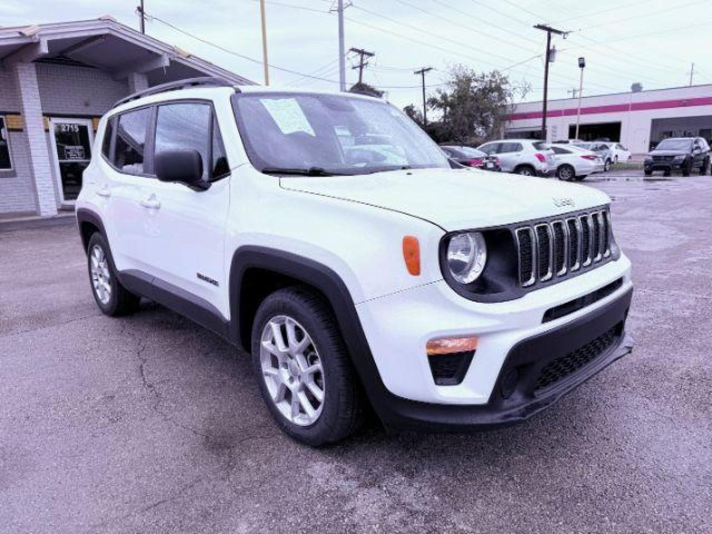 2020 WHITE Jeep Renegade Sport (ZACNJAAB8LP) with an 2.4L L4 DOHC 16V engine, 9-Speed Automatic transmission, located at 2715 W Pioneer Pkwy, Arlington, TX, 76013, (817) 265-9009, 32.710262, -97.153236 - Photo#4