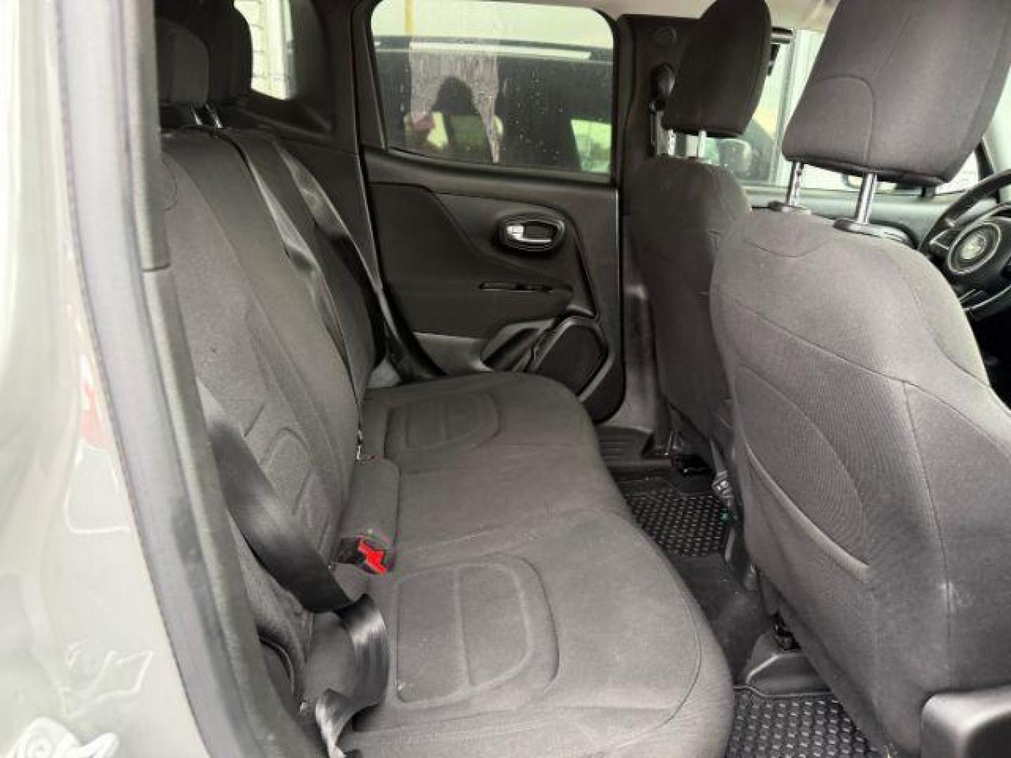 2019 GRAY Jeep Renegade Latitude (ZACNJABB0KP) with an 2.4L L4 DOHC 16V engine, 9-Speed Automatic transmission, located at 2715 W Pioneer Pkwy, Arlington, TX, 76013, (817) 265-9009, 32.710262, -97.153236 - Photo#11