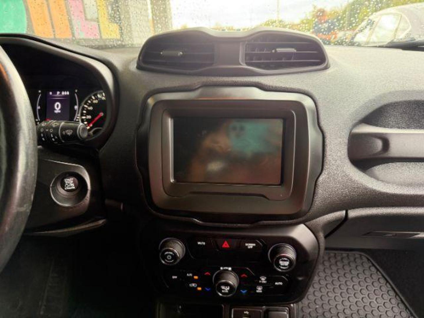 2019 GRAY Jeep Renegade Latitude (ZACNJABB0KP) with an 2.4L L4 DOHC 16V engine, 9-Speed Automatic transmission, located at 2715 W Pioneer Pkwy, Arlington, TX, 76013, (817) 265-9009, 32.710262, -97.153236 - Photo#16