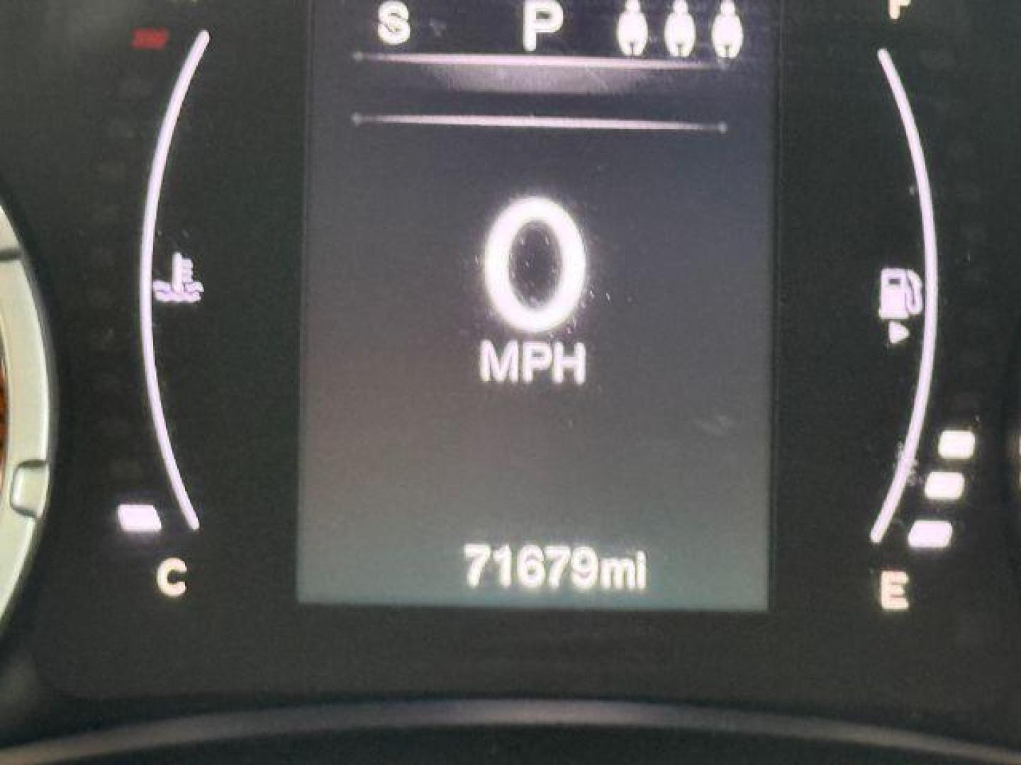 2019 GRAY Jeep Renegade Latitude (ZACNJABB0KP) with an 2.4L L4 DOHC 16V engine, 9-Speed Automatic transmission, located at 2715 W Pioneer Pkwy, Arlington, TX, 76013, (817) 265-9009, 32.710262, -97.153236 - Photo#1