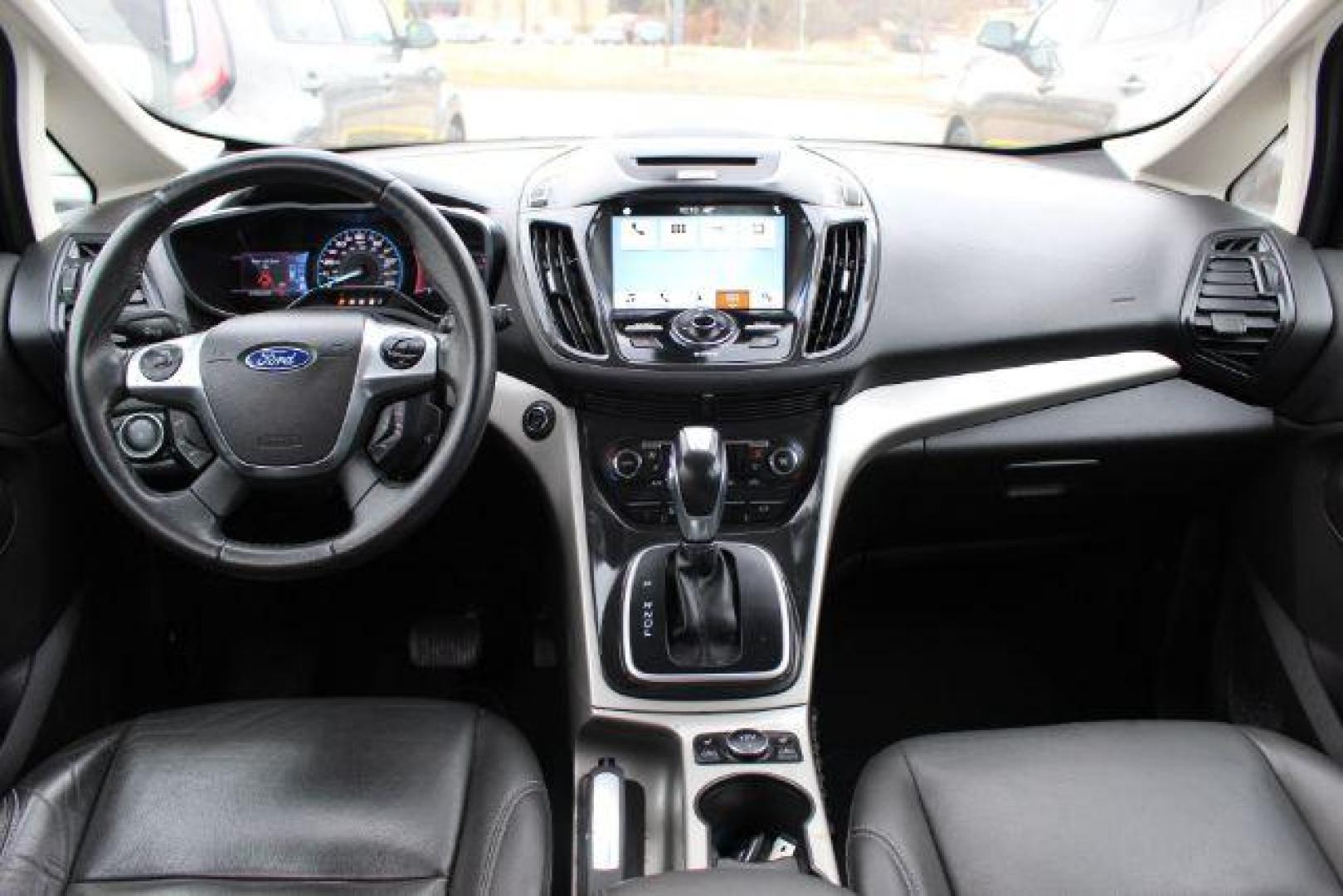 2016 GRAY Ford C-Max Hybrid SE (1FADP5AU9GL) with an 2.0L L4 DOHC 16V HYBRID engine, Continuously Variable Transmission transmission, located at 2715 W Pioneer Pkwy, Arlington, TX, 76013, (817) 265-9009, 32.710262, -97.153236 - Photo#11