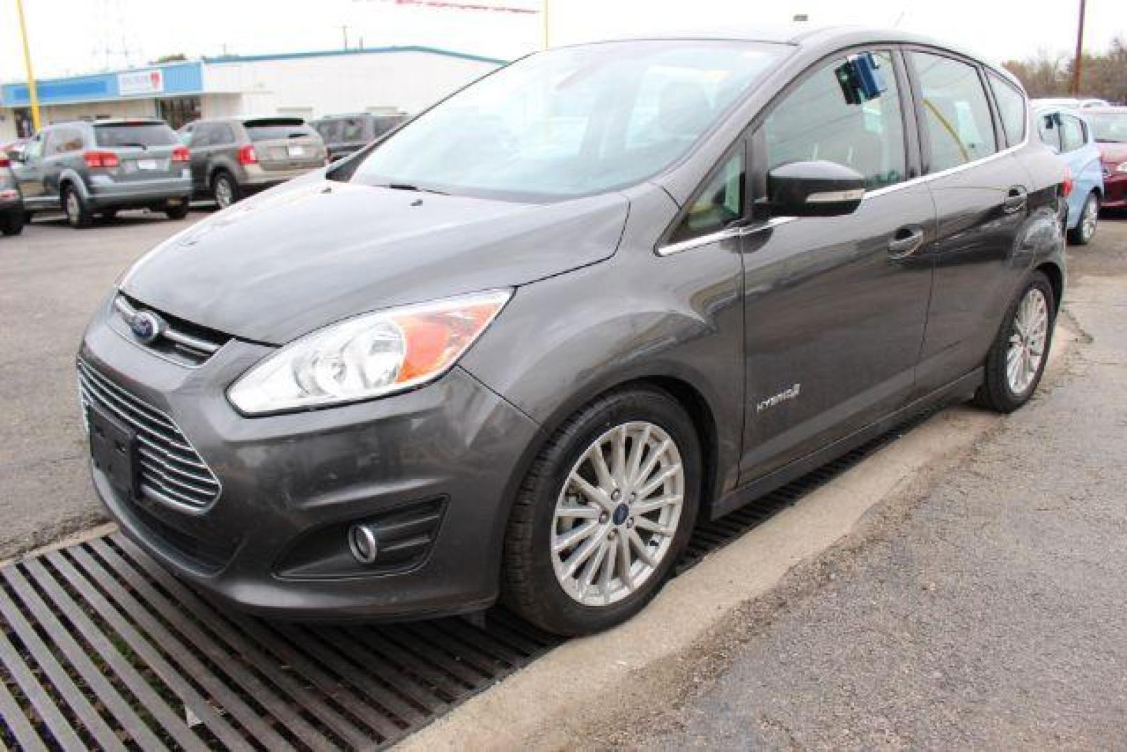 2016 GRAY Ford C-Max Hybrid SE (1FADP5AU9GL) with an 2.0L L4 DOHC 16V HYBRID engine, Continuously Variable Transmission transmission, located at 2715 W Pioneer Pkwy, Arlington, TX, 76013, (817) 265-9009, 32.710262, -97.153236 - Photo#2