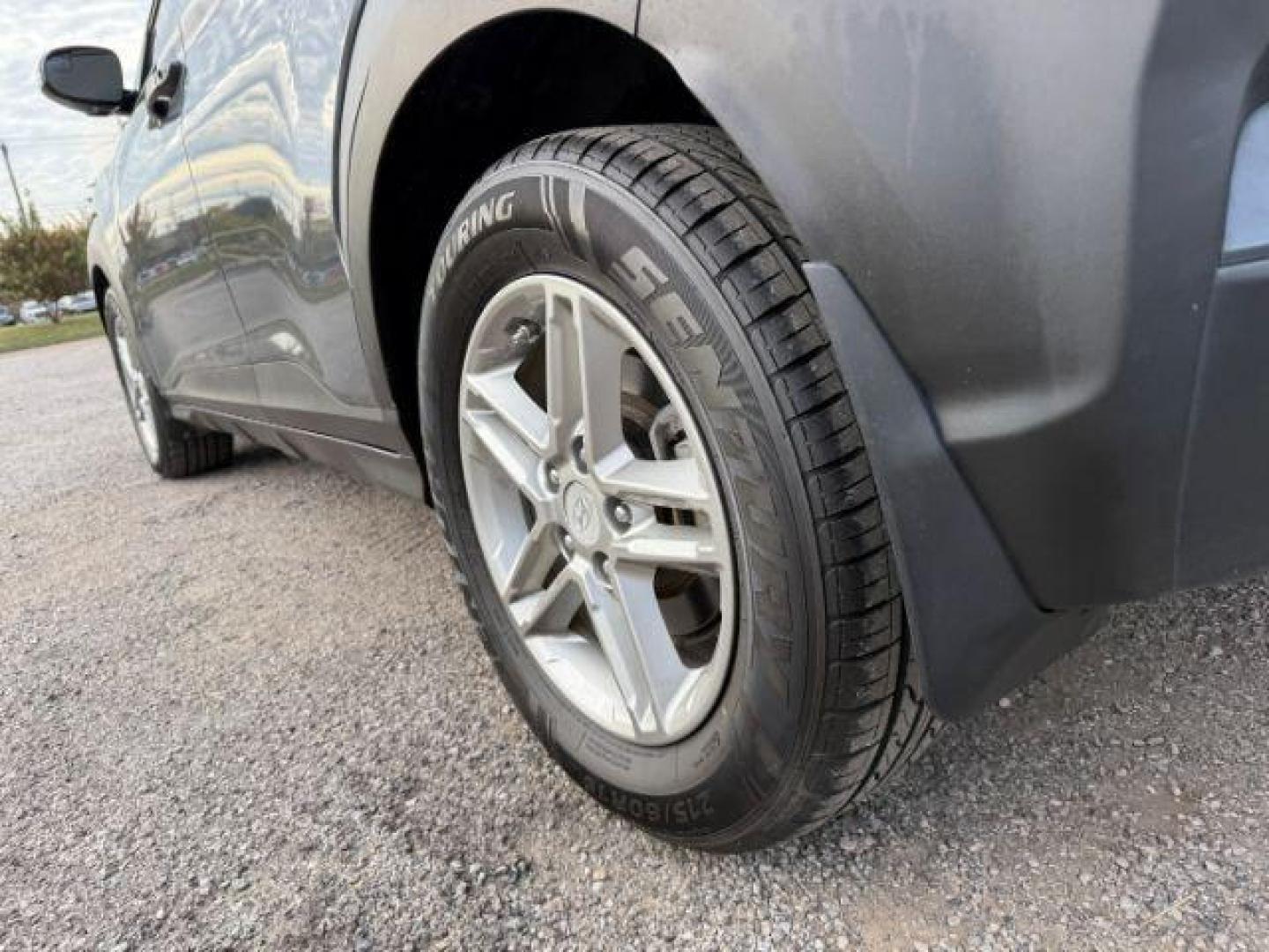 2019 GRAY Hyundai Kona SE AWD (KM8K1CAA6KU) with an 2.0L L4 DOHC 16V engine, 6-Speed Automatic transmission, located at 2715 W Pioneer Pkwy, Arlington, TX, 76013, (817) 265-9009, 32.710262, -97.153236 - Photo#9