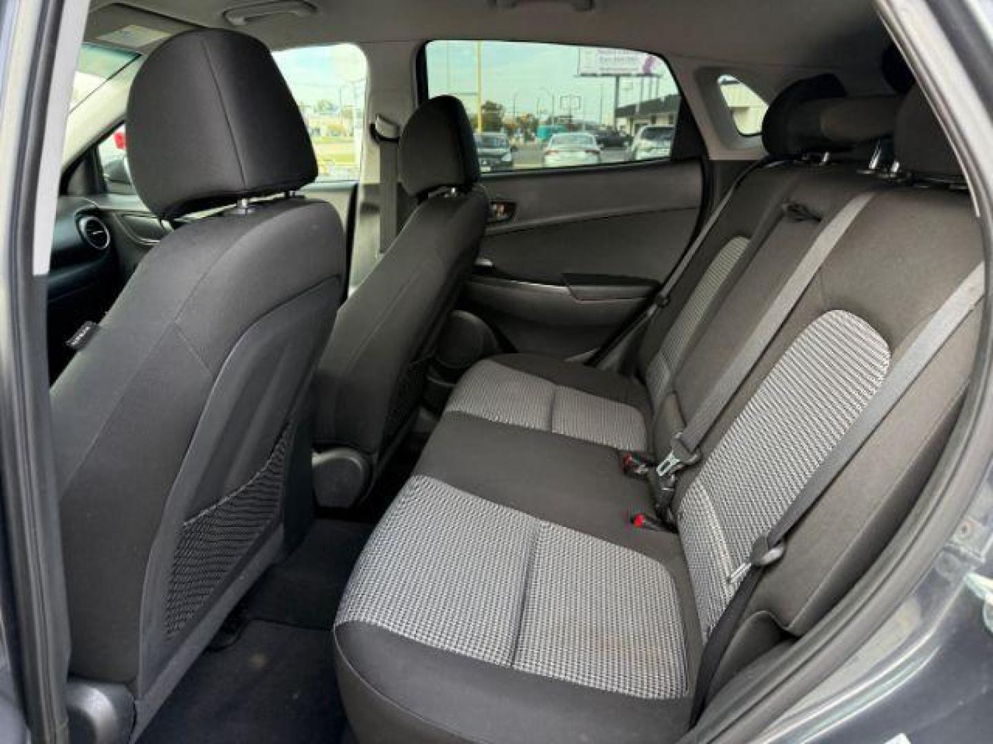 2019 GRAY Hyundai Kona SE AWD (KM8K1CAA6KU) with an 2.0L L4 DOHC 16V engine, 6-Speed Automatic transmission, located at 2715 W Pioneer Pkwy, Arlington, TX, 76013, (817) 265-9009, 32.710262, -97.153236 - Photo#10