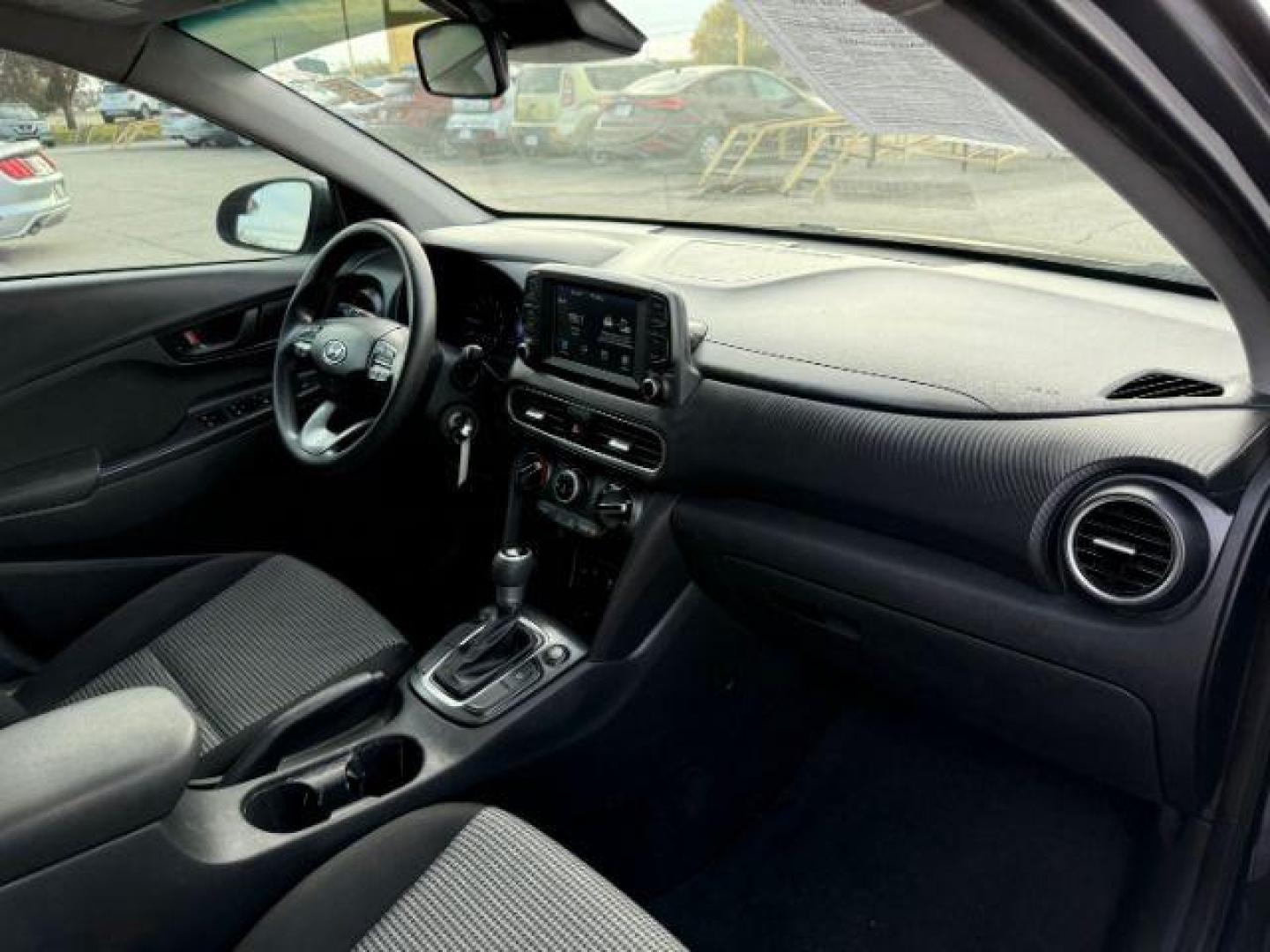 2019 GRAY Hyundai Kona SE AWD (KM8K1CAA6KU) with an 2.0L L4 DOHC 16V engine, 6-Speed Automatic transmission, located at 2715 W Pioneer Pkwy, Arlington, TX, 76013, (817) 265-9009, 32.710262, -97.153236 - Photo#14