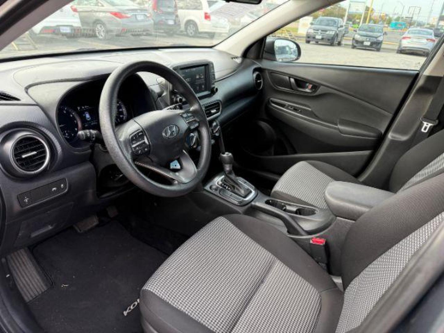 2019 GRAY Hyundai Kona SE AWD (KM8K1CAA6KU) with an 2.0L L4 DOHC 16V engine, 6-Speed Automatic transmission, located at 2715 W Pioneer Pkwy, Arlington, TX, 76013, (817) 265-9009, 32.710262, -97.153236 - Photo#15