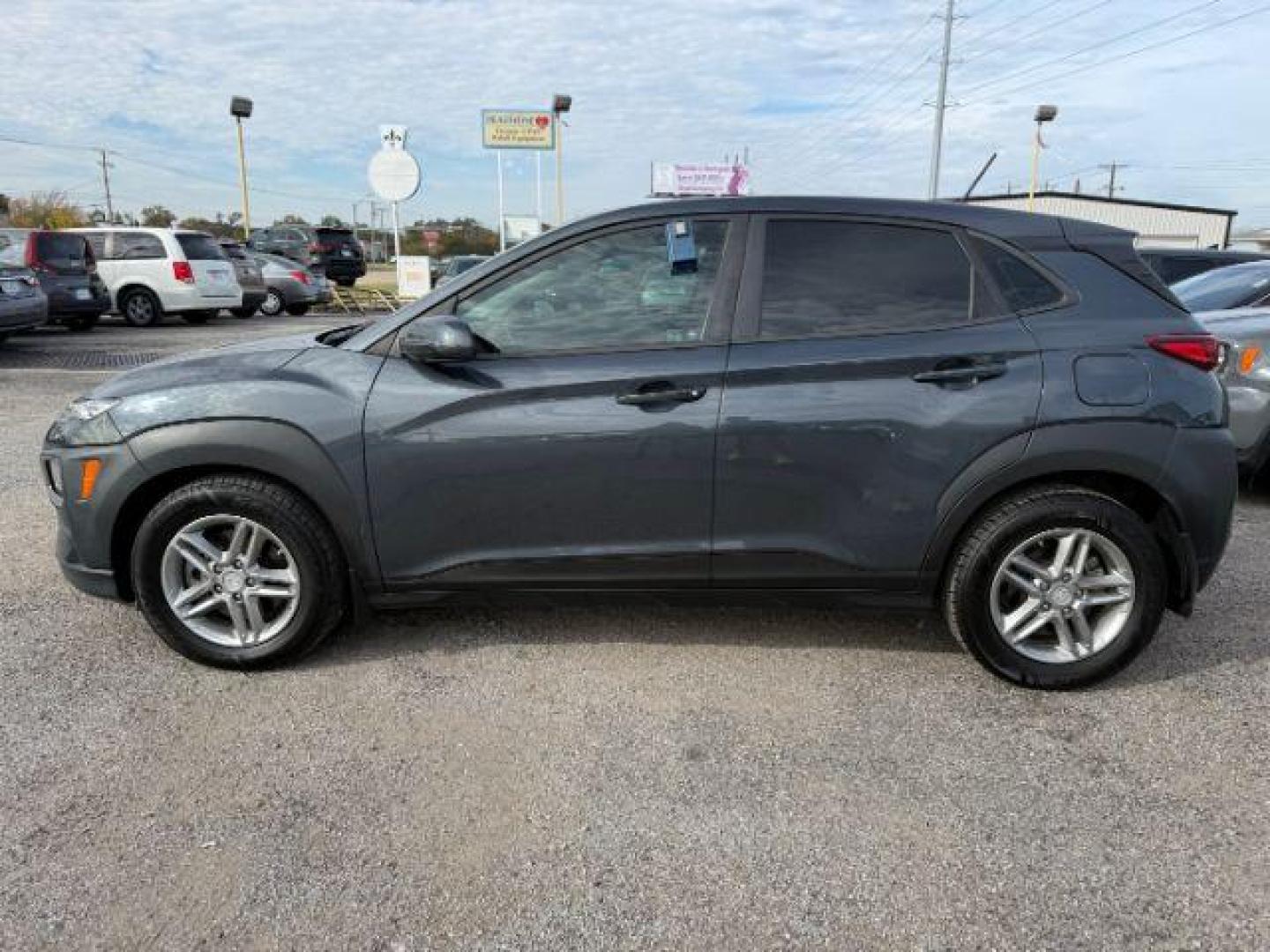 2019 GRAY Hyundai Kona SE AWD (KM8K1CAA6KU) with an 2.0L L4 DOHC 16V engine, 6-Speed Automatic transmission, located at 2715 W Pioneer Pkwy, Arlington, TX, 76013, (817) 265-9009, 32.710262, -97.153236 - Photo#2