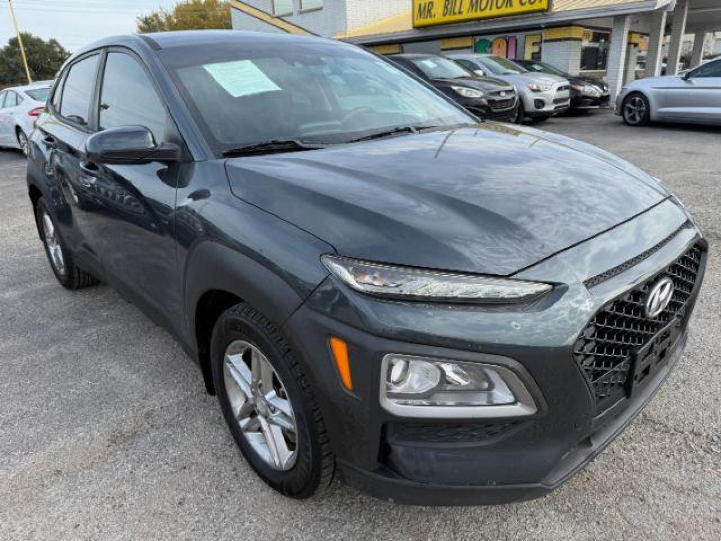 2019 GRAY Hyundai Kona SE AWD (KM8K1CAA6KU) with an 2.0L L4 DOHC 16V engine, 6-Speed Automatic transmission, located at 2715 W Pioneer Pkwy, Arlington, TX, 76013, (817) 265-9009, 32.710262, -97.153236 - Photo#5
