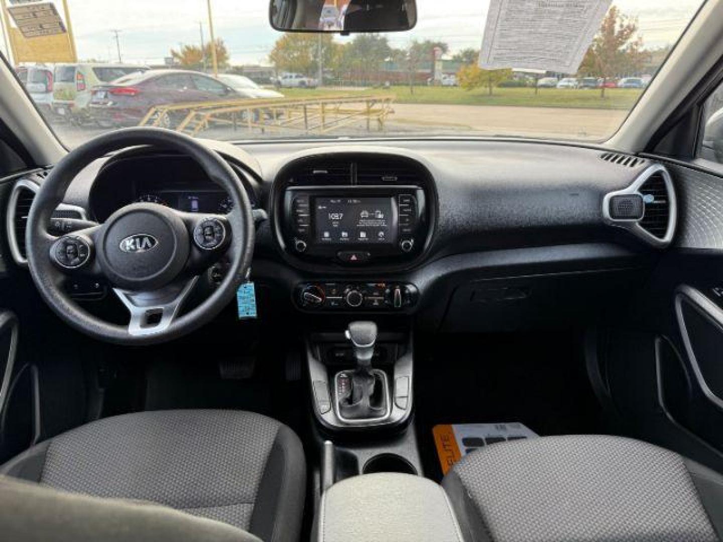 2020 GRAY Kia Soul LX CVT (KNDJ23AUXL7) with an 2.0L L4 DOHC 16V engine, Continuously Variable Transmission transmission, located at 2715 W Pioneer Pkwy, Arlington, TX, 76013, (817) 265-9009, 32.710262, -97.153236 - Photo#13