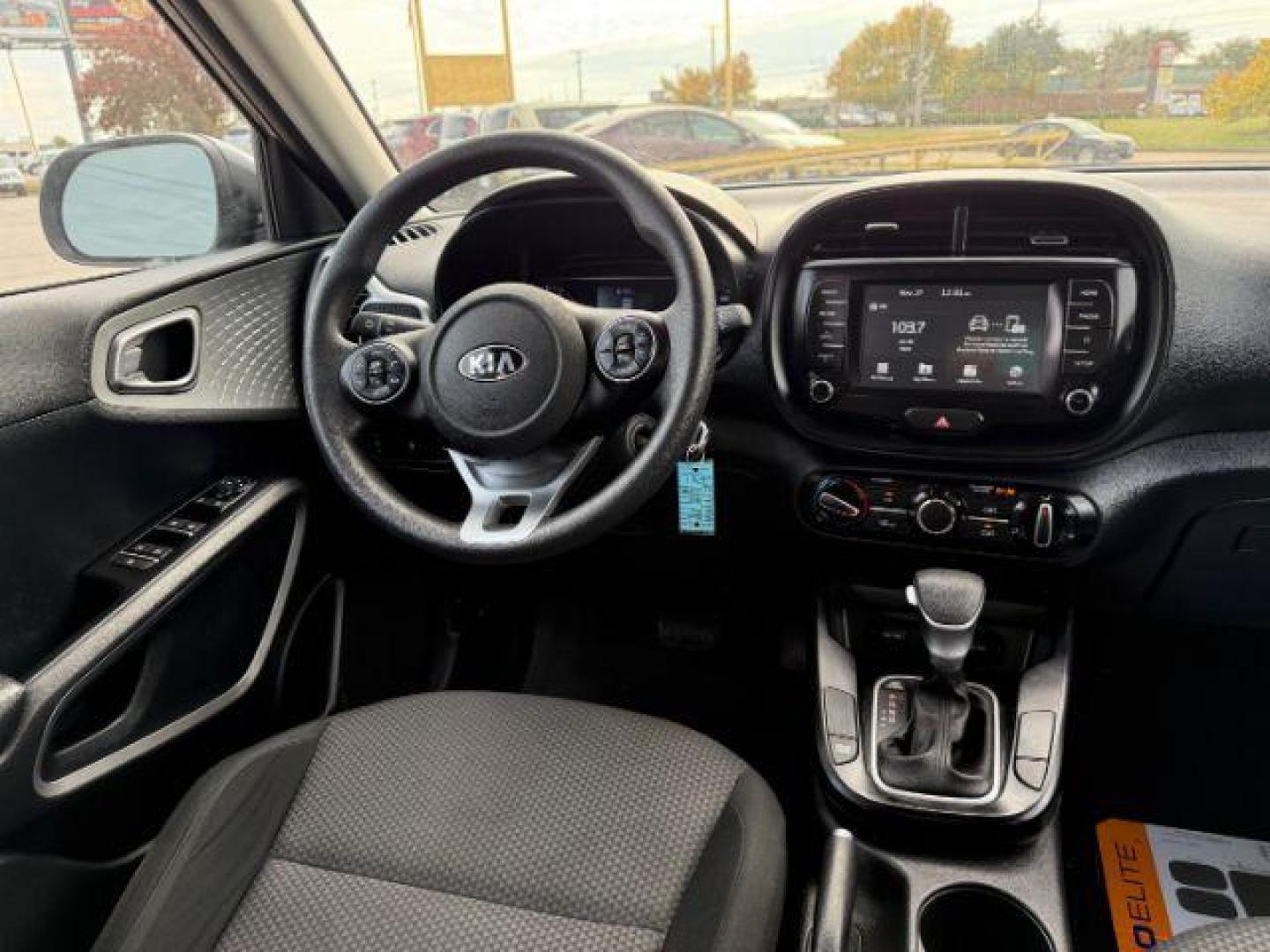2020 GRAY Kia Soul LX CVT (KNDJ23AUXL7) with an 2.0L L4 DOHC 16V engine, Continuously Variable Transmission transmission, located at 2715 W Pioneer Pkwy, Arlington, TX, 76013, (817) 265-9009, 32.710262, -97.153236 - Photo#14