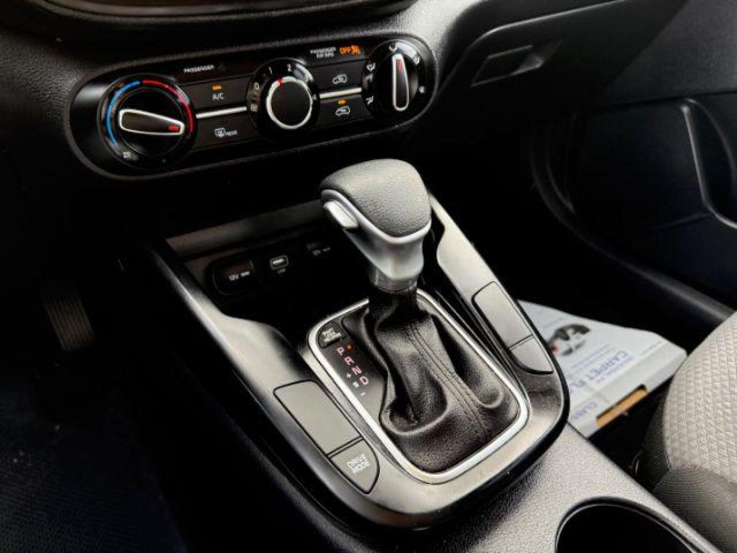 2020 GRAY Kia Soul LX CVT (KNDJ23AUXL7) with an 2.0L L4 DOHC 16V engine, Continuously Variable Transmission transmission, located at 2715 W Pioneer Pkwy, Arlington, TX, 76013, (817) 265-9009, 32.710262, -97.153236 - Photo#17