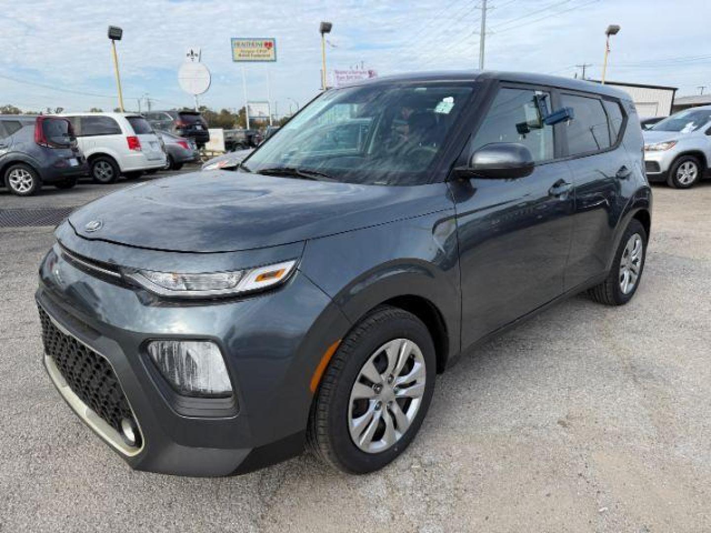 2020 GRAY Kia Soul LX CVT (KNDJ23AUXL7) with an 2.0L L4 DOHC 16V engine, Continuously Variable Transmission transmission, located at 2715 W Pioneer Pkwy, Arlington, TX, 76013, (817) 265-9009, 32.710262, -97.153236 - Photo#3