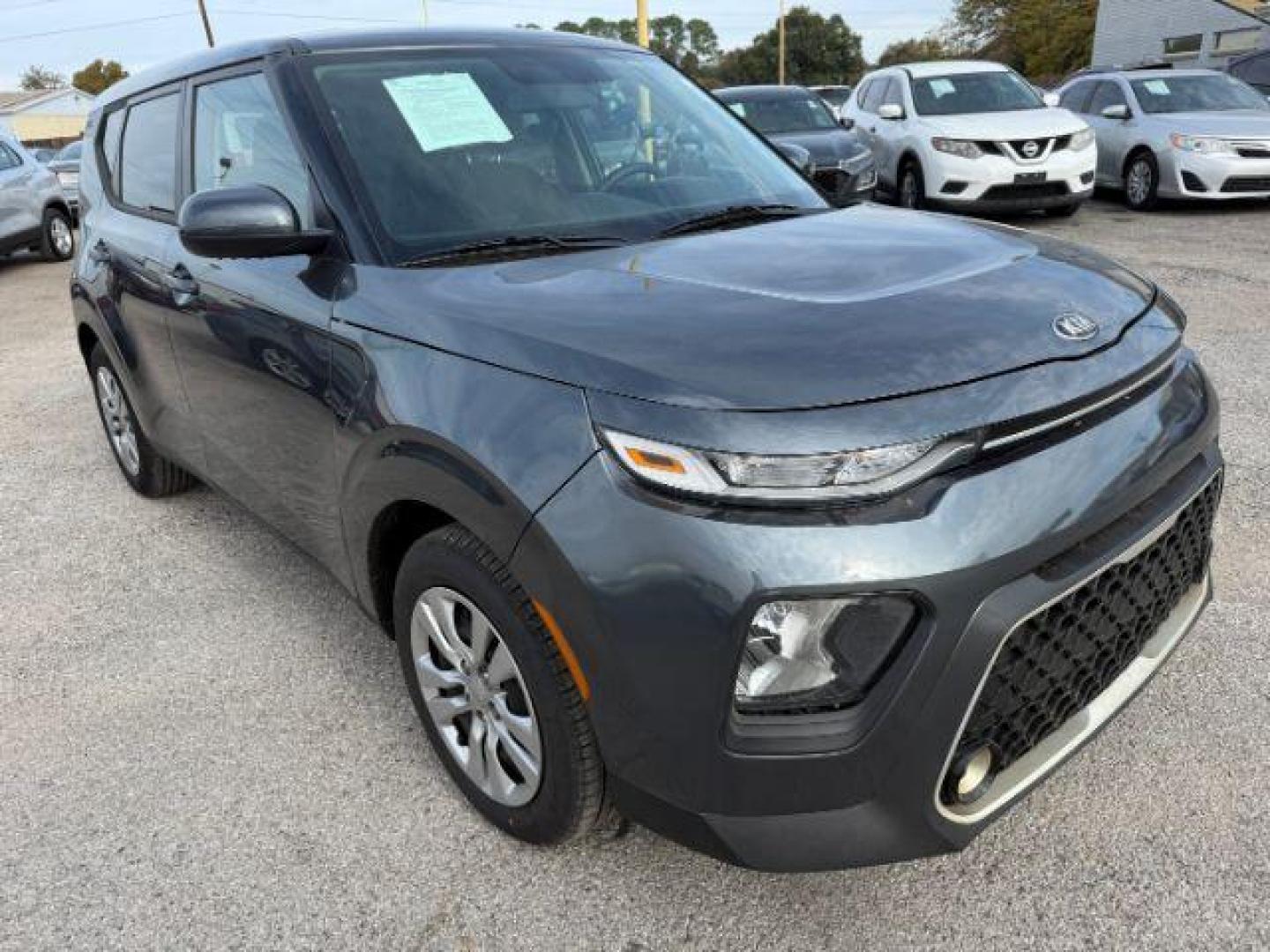 2020 GRAY Kia Soul LX CVT (KNDJ23AUXL7) with an 2.0L L4 DOHC 16V engine, Continuously Variable Transmission transmission, located at 2715 W Pioneer Pkwy, Arlington, TX, 76013, (817) 265-9009, 32.710262, -97.153236 - Photo#5