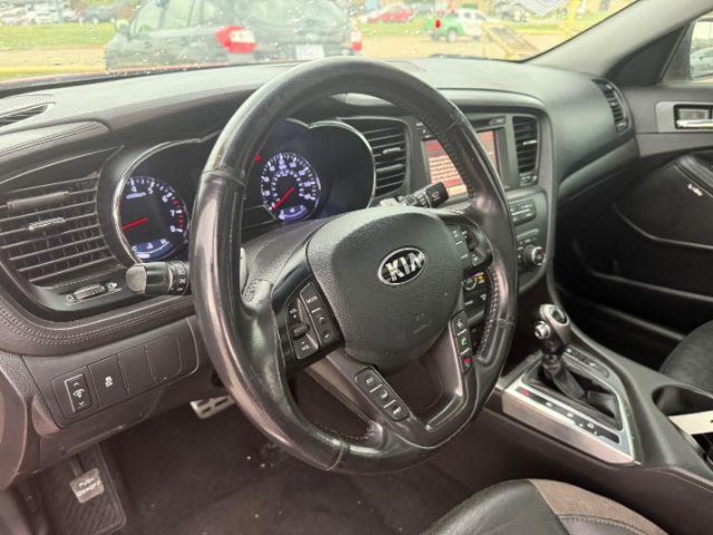 2013 RED Kia Optima SX (5XXGR4A69DG) with an 2.0L L4 DOHC 16V TUR engine, 6-Speed Automatic transmission, located at 2715 W Pioneer Pkwy, Arlington, TX, 76013, (817) 265-9009, 32.710262, -97.153236 - Photo#15