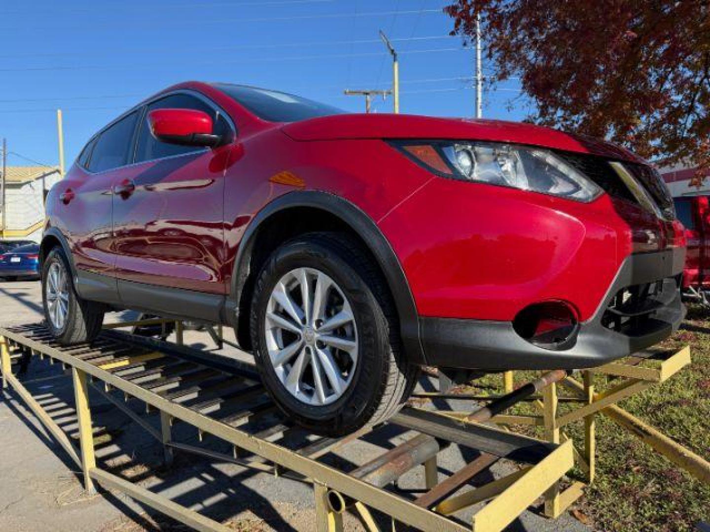2018 RED Nissan Rogue Sport S (JN1BJ1CPXJW) with an 2.0L L4 DOHC 16V engine, Continuously Variable Transmission transmission, located at 2715 W Pioneer Pkwy, Arlington, TX, 76013, (817) 265-9009, 32.710262, -97.153236 - Photo#5