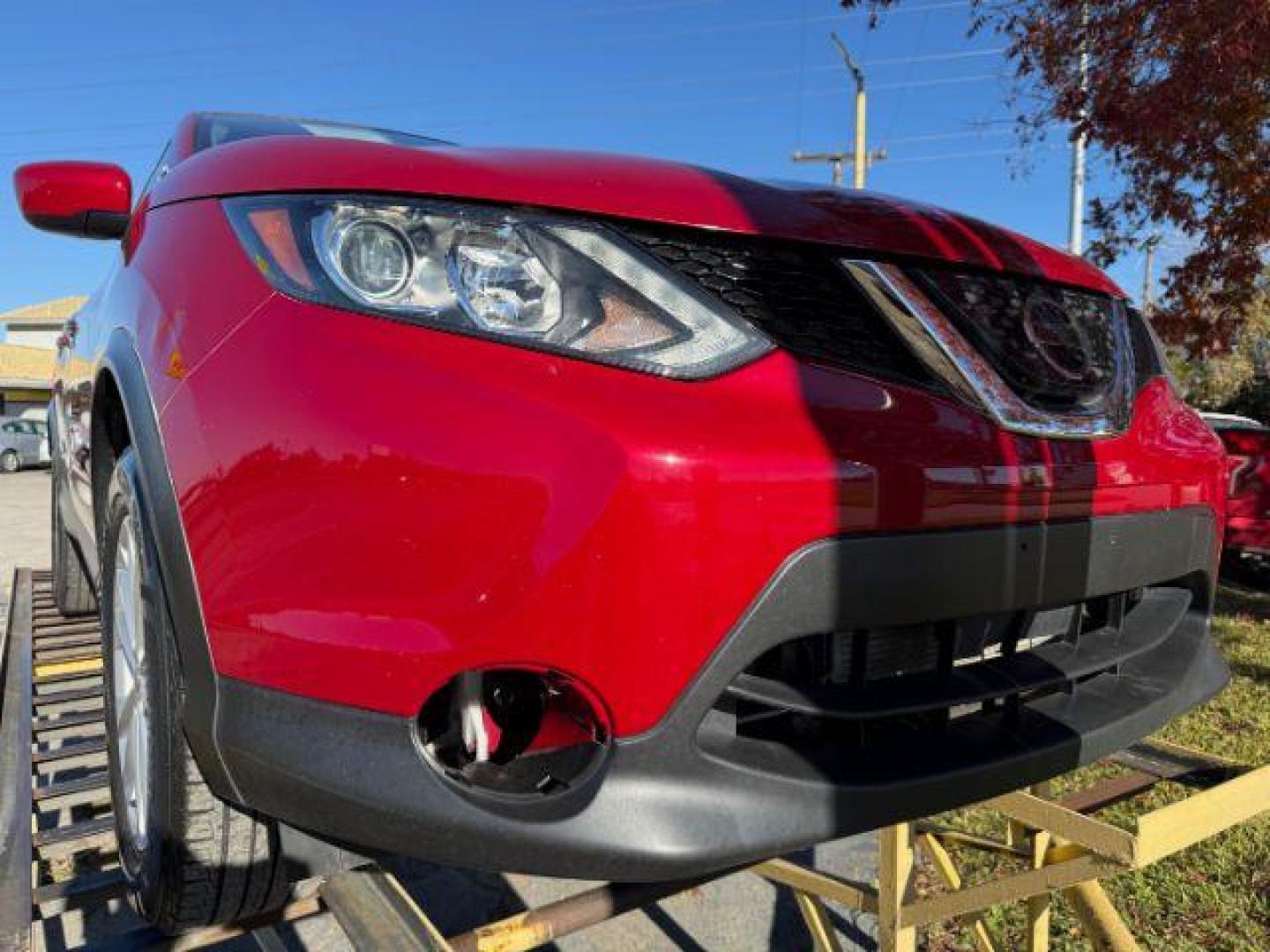 2018 RED Nissan Rogue Sport S (JN1BJ1CPXJW) with an 2.0L L4 DOHC 16V engine, Continuously Variable Transmission transmission, located at 2715 W Pioneer Pkwy, Arlington, TX, 76013, (817) 265-9009, 32.710262, -97.153236 - Photo#4