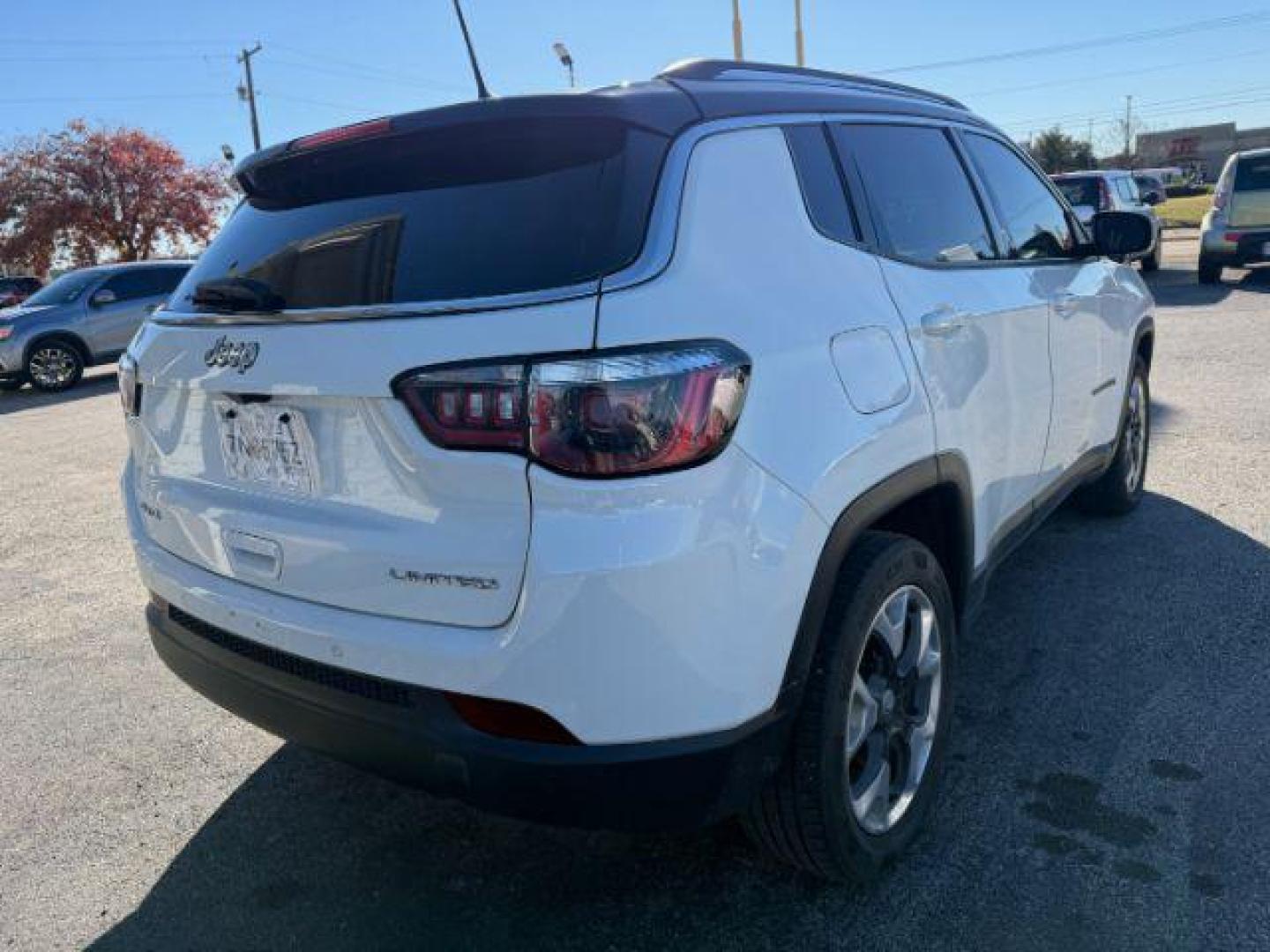 2017 WHITE Jeep Compass Limited 4WD (3C4NJDCB3HT) with an 2.4L L4 DOHC 16V engine, Continuously Variable Transmission transmission, located at 2715 W Pioneer Pkwy, Arlington, TX, 76013, (817) 265-9009, 32.710262, -97.153236 - Photo#25
