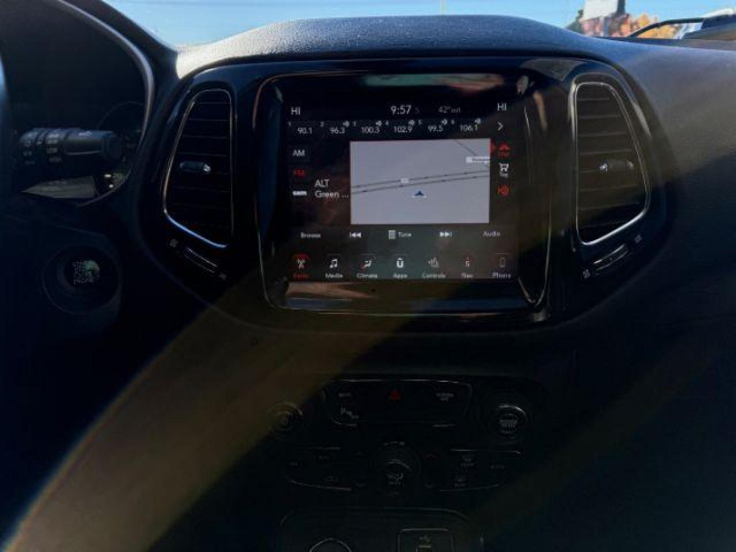 2017 WHITE Jeep Compass Limited 4WD (3C4NJDCB3HT) with an 2.4L L4 DOHC 16V engine, Continuously Variable Transmission transmission, located at 2715 W Pioneer Pkwy, Arlington, TX, 76013, (817) 265-9009, 32.710262, -97.153236 - Photo#18