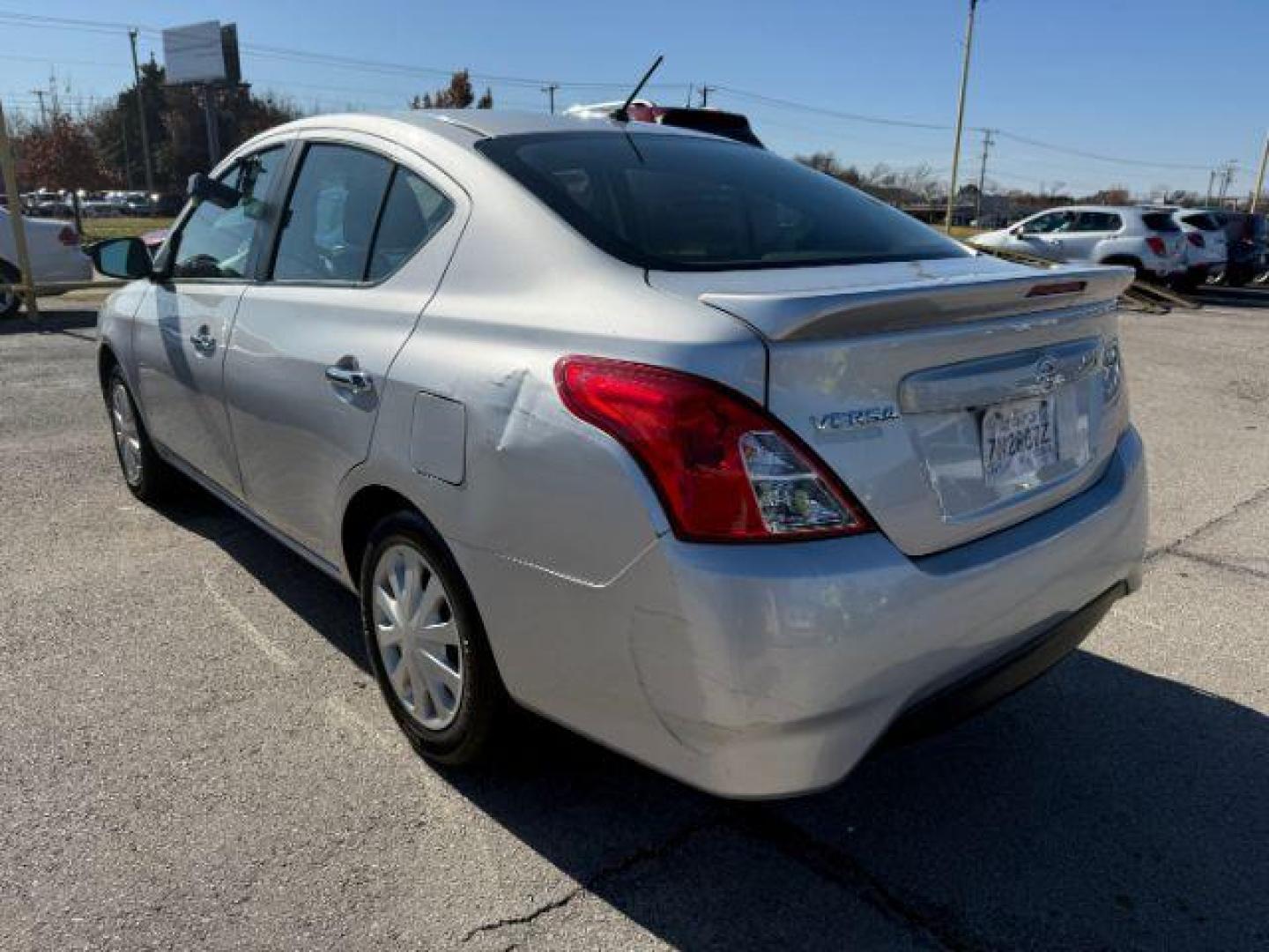 2019 SILVER Nissan Versa 1.6 SV Sedan (3N1CN7AP3KL) with an 1.6L L4 DOHC 16V engine, Continuously Variable Transmission transmission, located at 2715 W Pioneer Pkwy, Arlington, TX, 76013, (817) 265-9009, 32.710262, -97.153236 - Photo#9