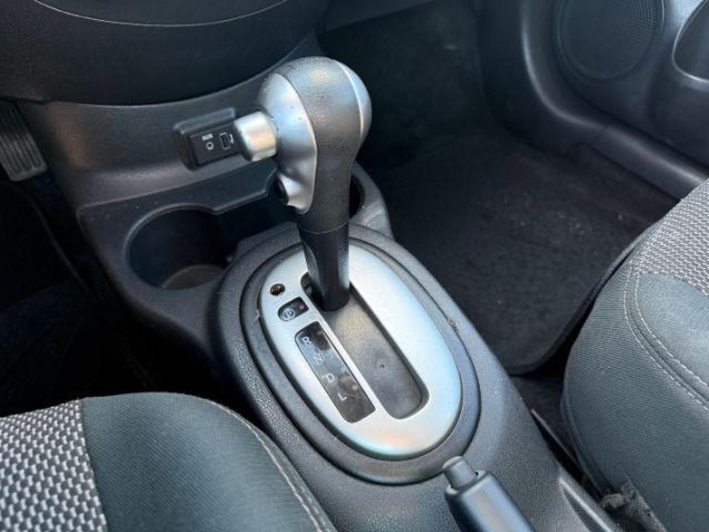 2019 SILVER Nissan Versa 1.6 SV Sedan (3N1CN7AP3KL) with an 1.6L L4 DOHC 16V engine, Continuously Variable Transmission transmission, located at 2715 W Pioneer Pkwy, Arlington, TX, 76013, (817) 265-9009, 32.710262, -97.153236 - Photo#16