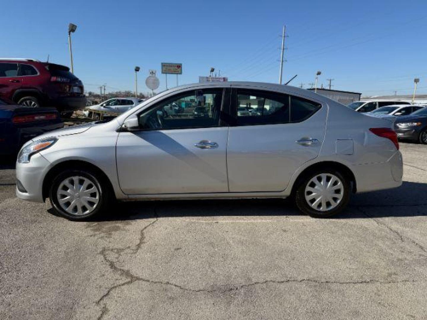 2019 SILVER Nissan Versa 1.6 SV Sedan (3N1CN7AP3KL) with an 1.6L L4 DOHC 16V engine, Continuously Variable Transmission transmission, located at 2715 W Pioneer Pkwy, Arlington, TX, 76013, (817) 265-9009, 32.710262, -97.153236 - Photo#2