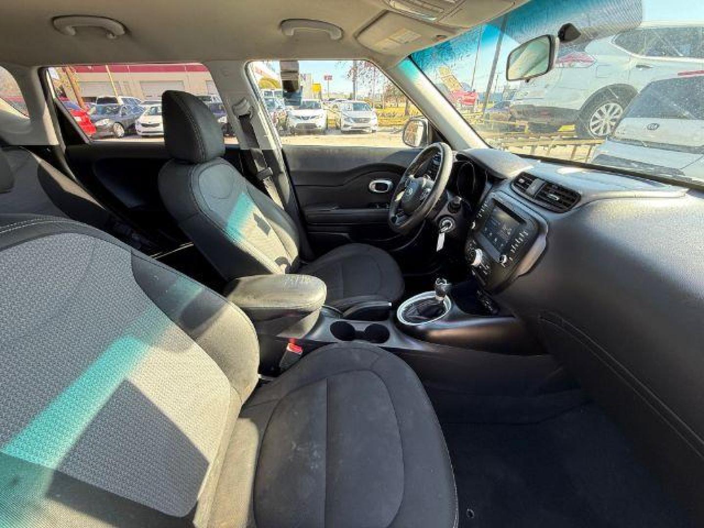 2018 WHITE Kia Soul + (KNDJP3A56J7) with an 2.0L L4 DOHC 16V engine, 6-Speed Automatic transmission, located at 2715 W Pioneer Pkwy, Arlington, TX, 76013, (817) 265-9009, 32.710262, -97.153236 - Photo#11