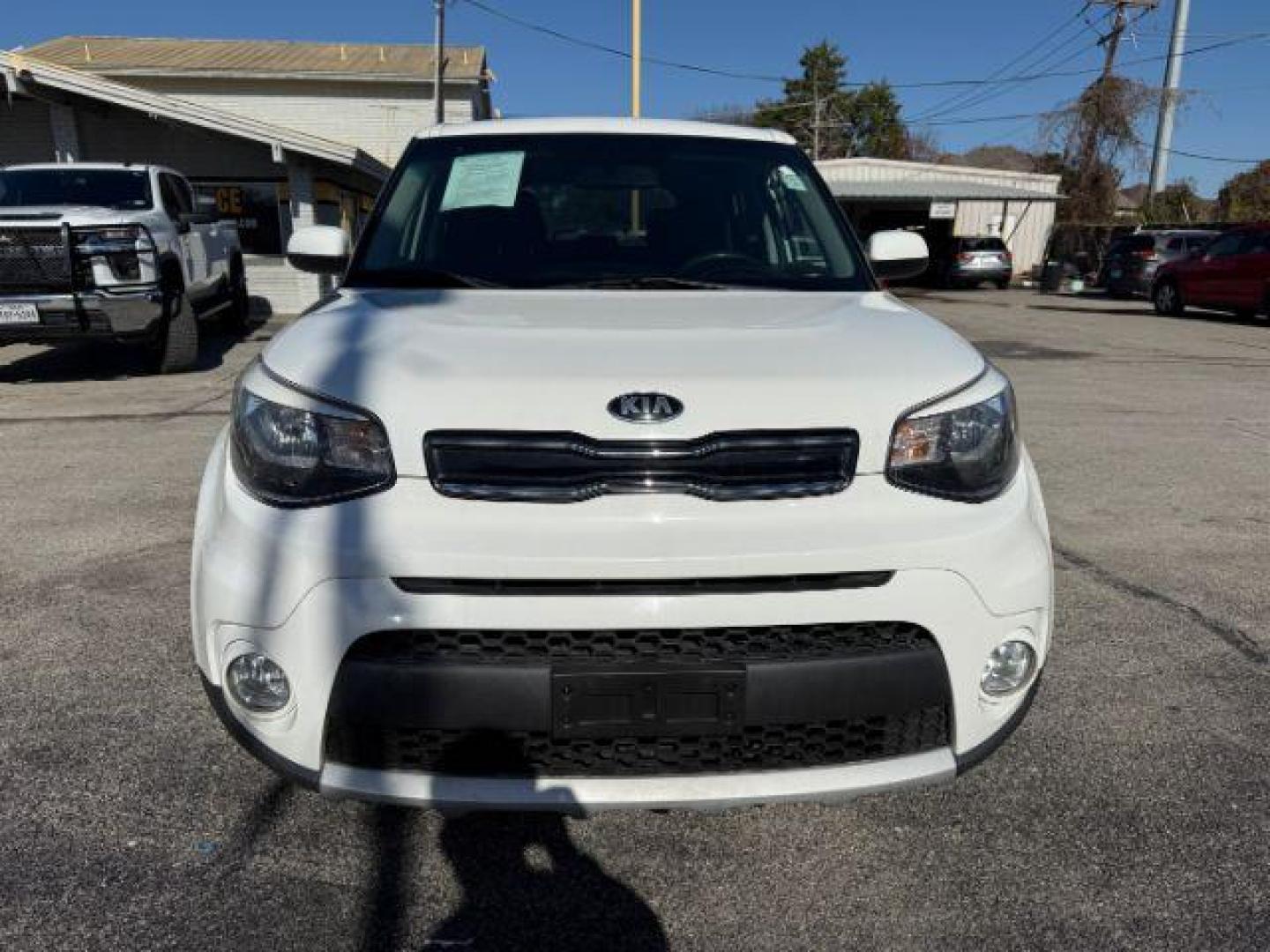 2018 WHITE Kia Soul + (KNDJP3A56J7) with an 2.0L L4 DOHC 16V engine, 6-Speed Automatic transmission, located at 2715 W Pioneer Pkwy, Arlington, TX, 76013, (817) 265-9009, 32.710262, -97.153236 - Photo#4