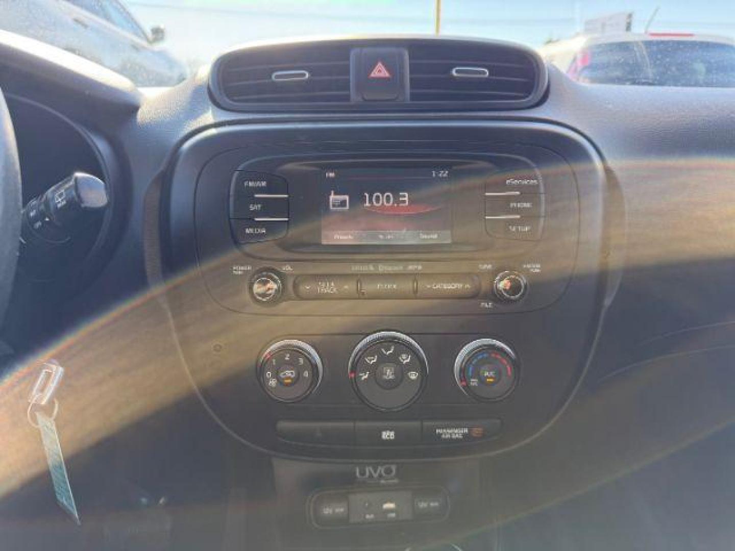 2015 WHITE Kia Soul Base (KNDJN2A23F7) with an 1.6L L4 DOHC 16V engine, located at 2715 W Pioneer Pkwy, Arlington, TX, 76013, (817) 265-9009, 32.710262, -97.153236 - Photo#17