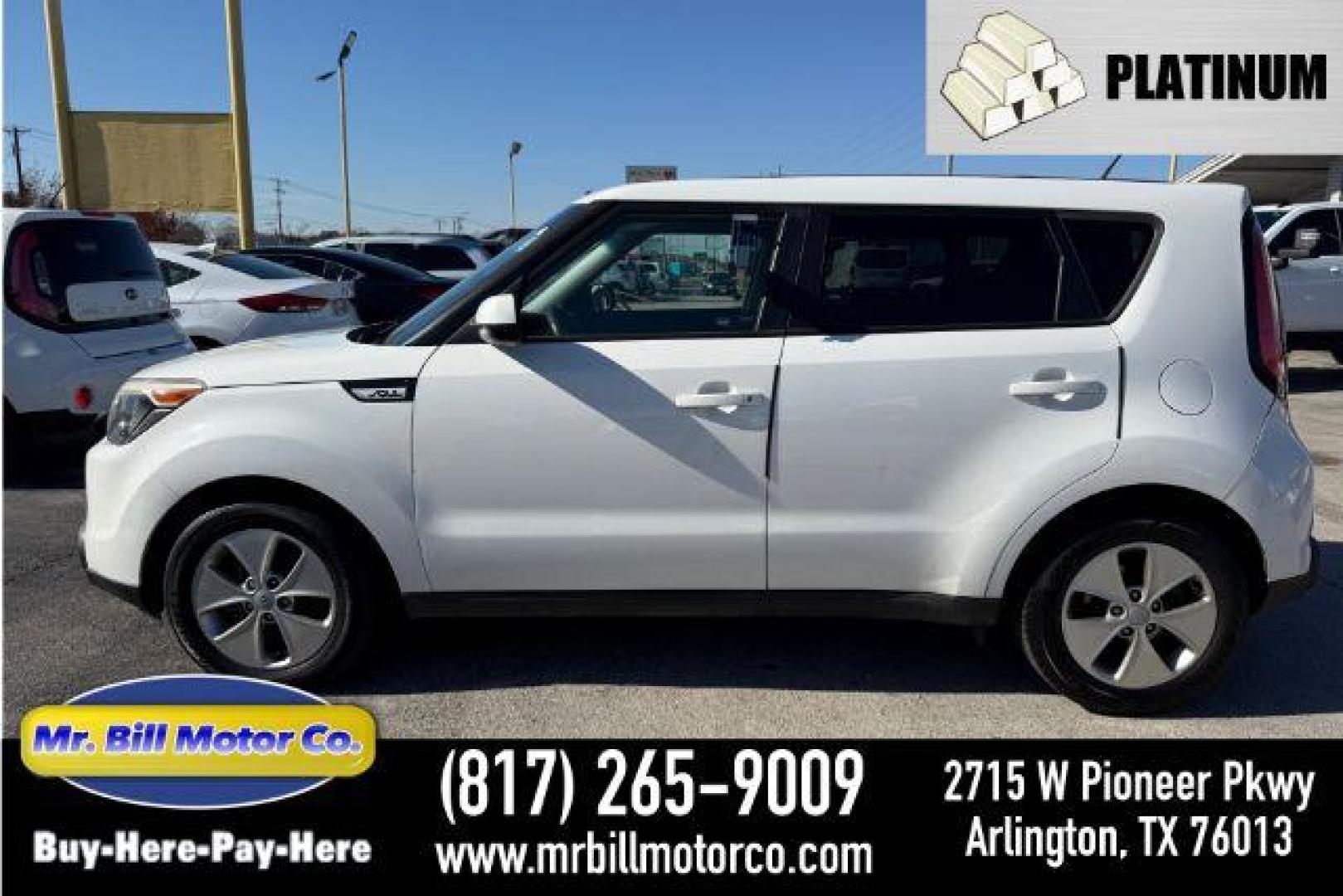 2015 WHITE Kia Soul Base (KNDJN2A23F7) with an 1.6L L4 DOHC 16V engine, located at 2715 W Pioneer Pkwy, Arlington, TX, 76013, (817) 265-9009, 32.710262, -97.153236 - Photo#0